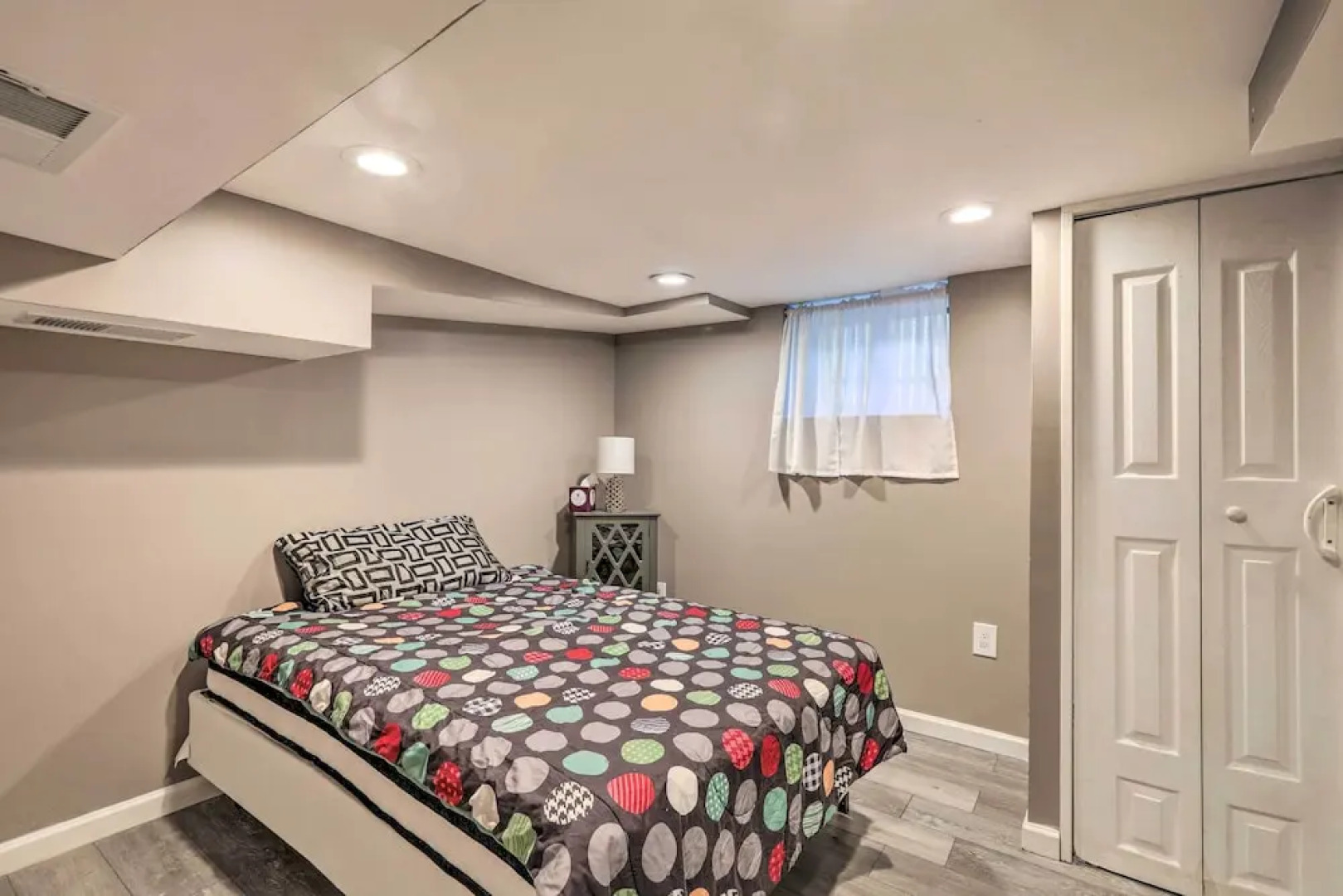 Garden-level Millburn Apt - Walk to Transit!