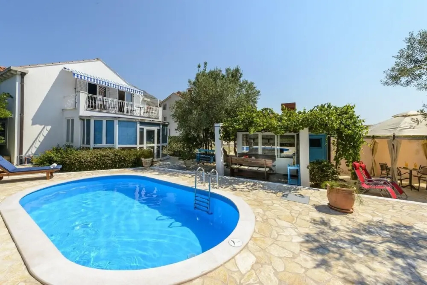 Villa Piano - Four Bedroom Villa With Terrace and Swimming Pool ID Direct Booker 1036