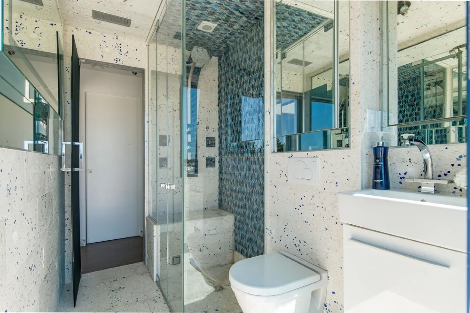 Breathtaking 2 Bedroom Westhampton Beach House Apts