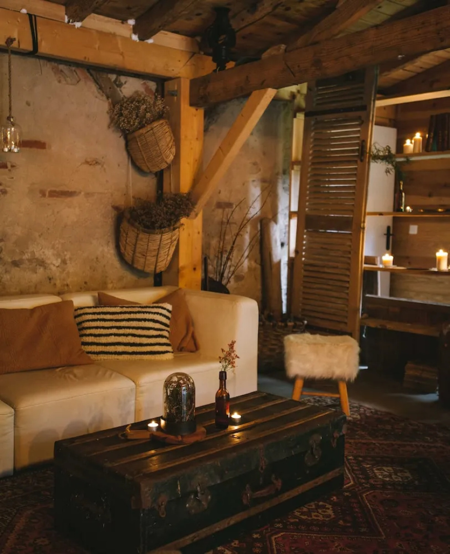 Coco Barn Wood Lodge