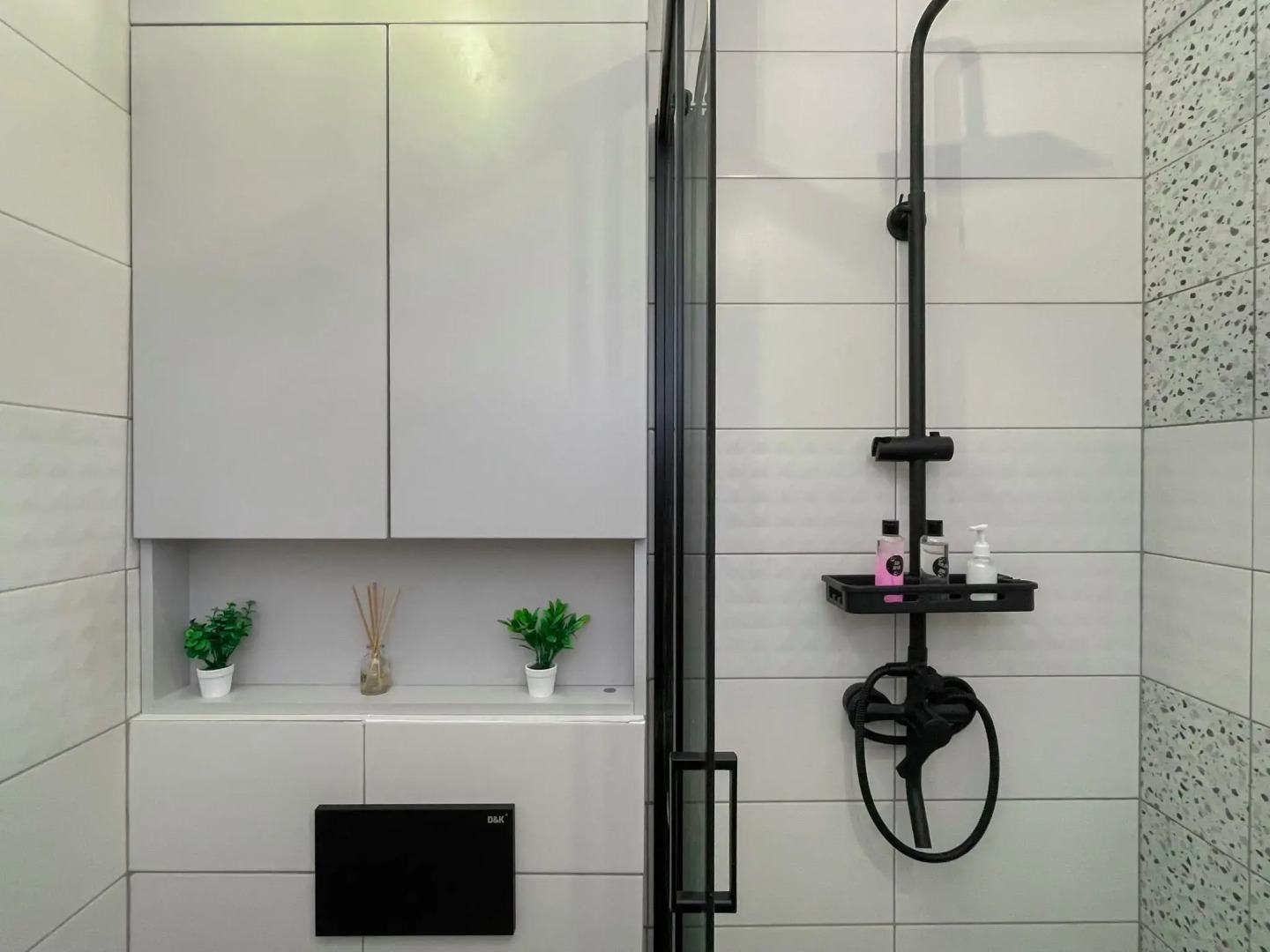 Апартаменты на Нижняя Первомайская 64