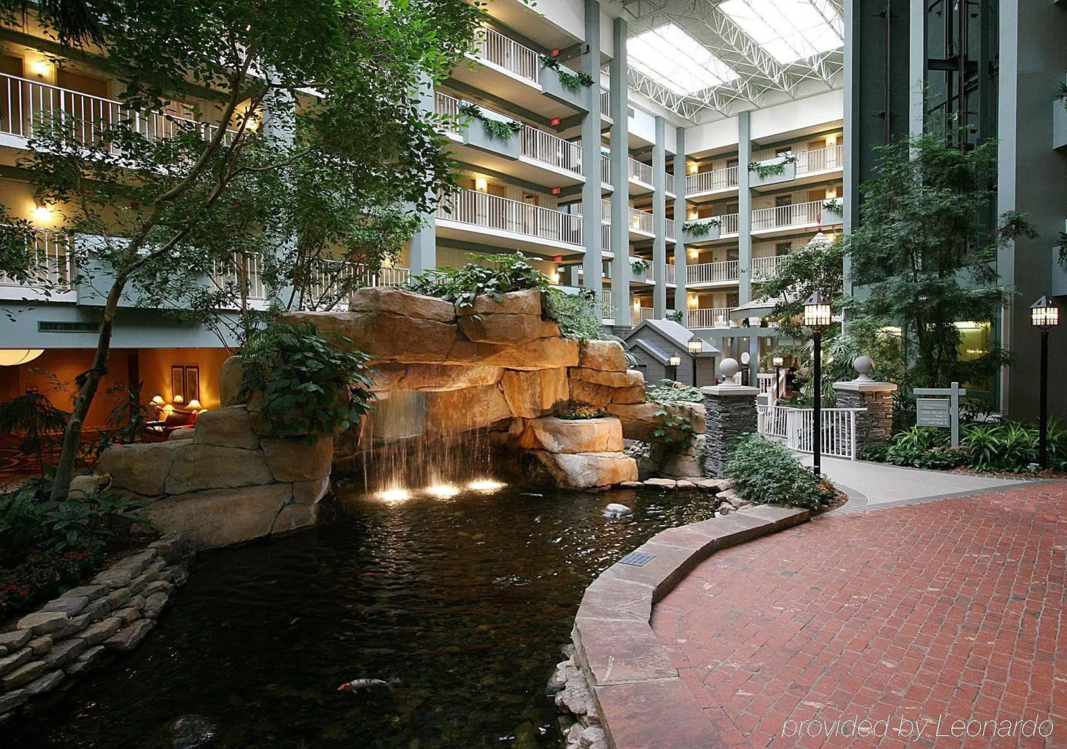 Embassy Suites by Hilton Pittsburgh International Airport 