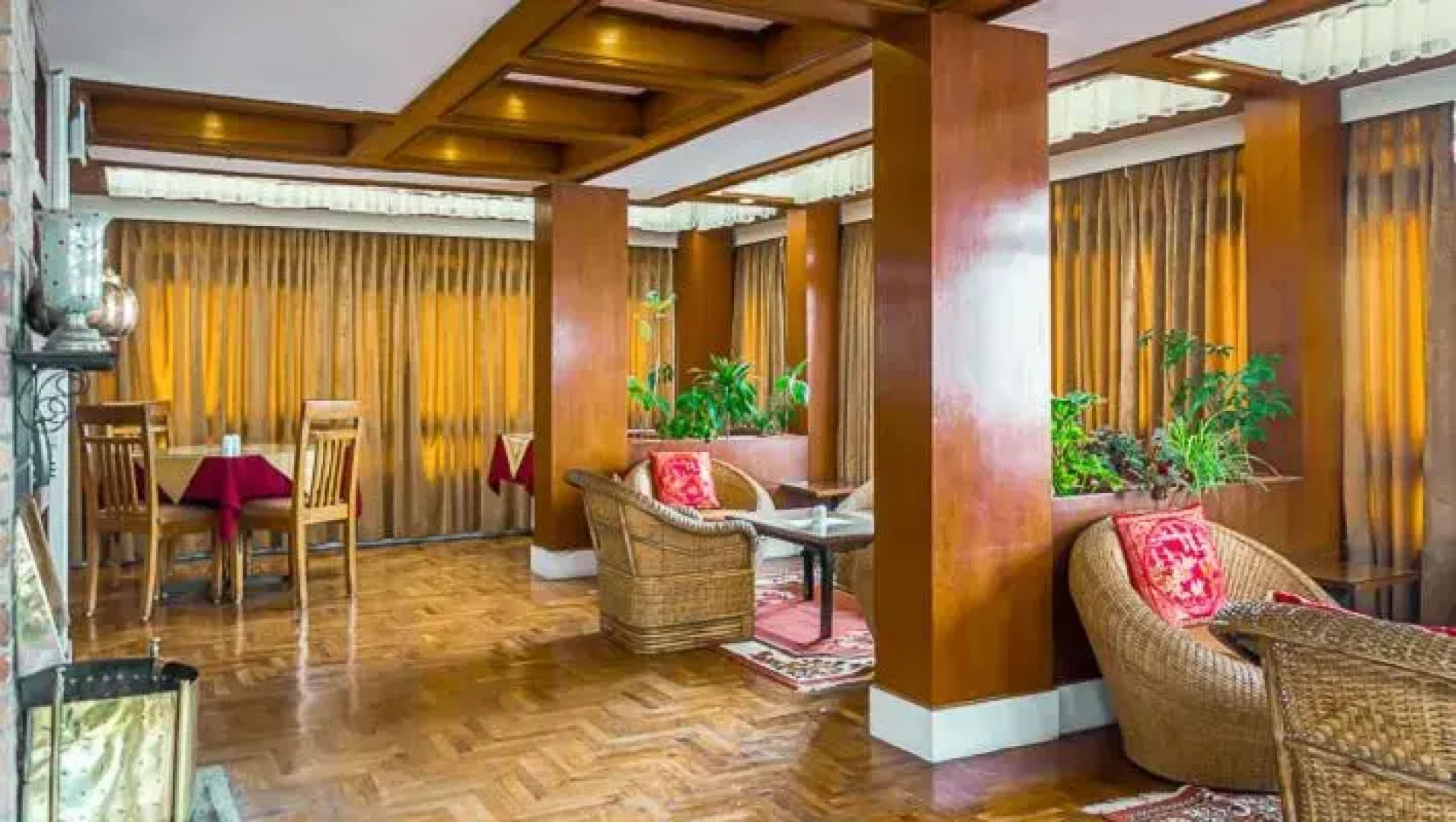 Hotel Shangri-La Regency