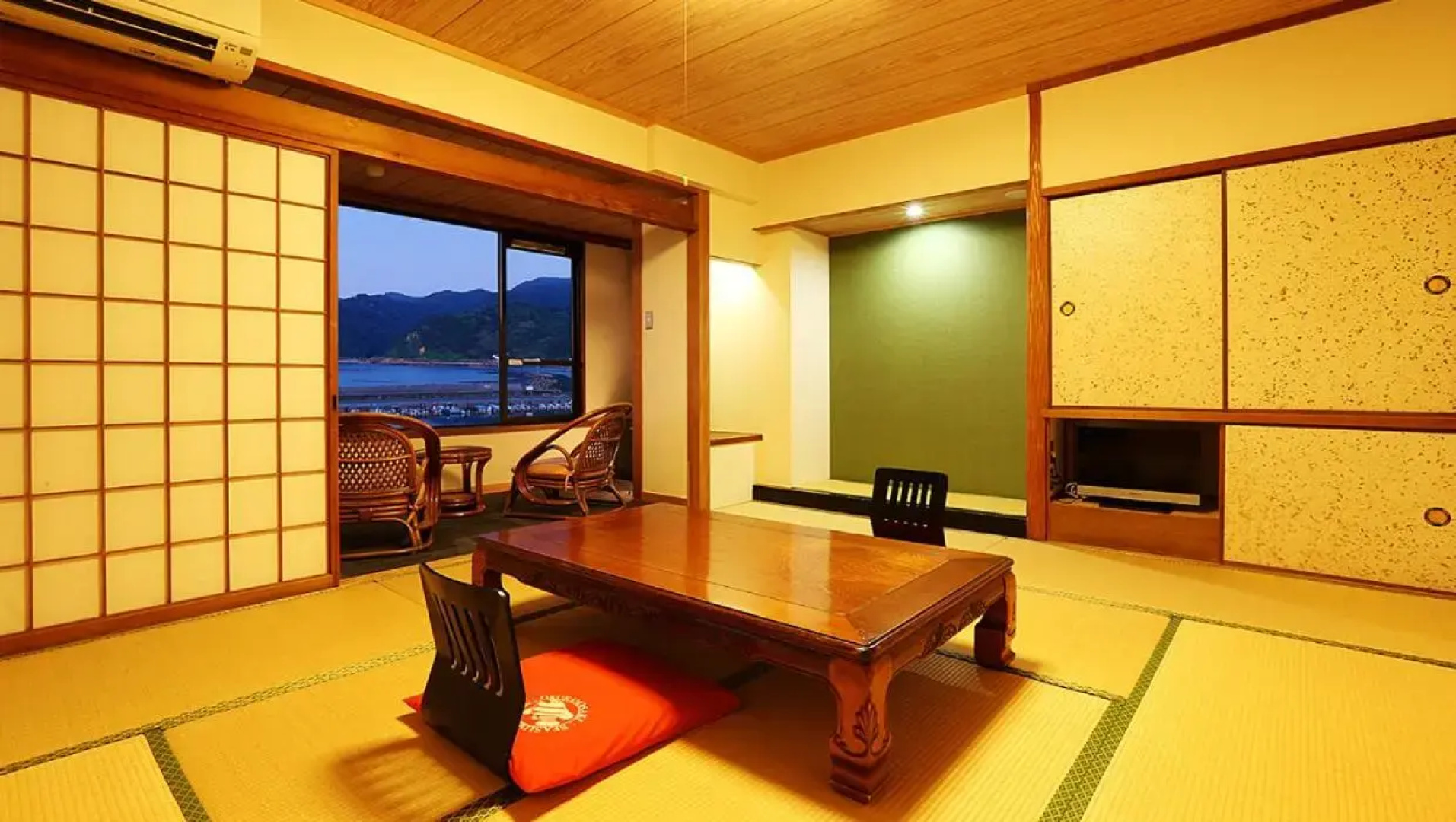 Okukinosaki Seaside Hotel