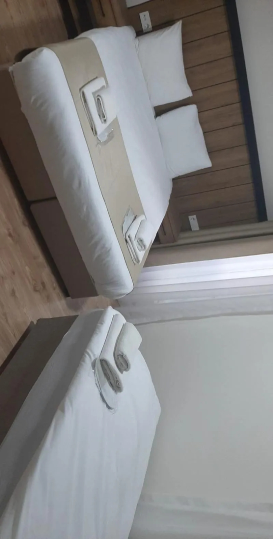 La Pera Suites
