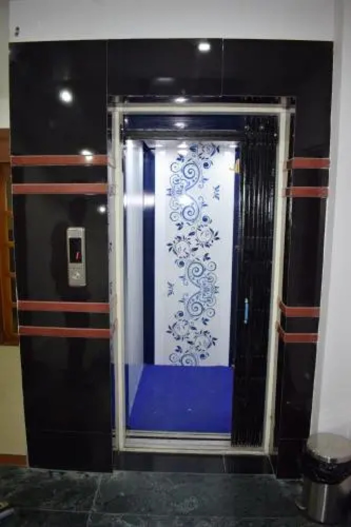 Hotel Akanksha Palace