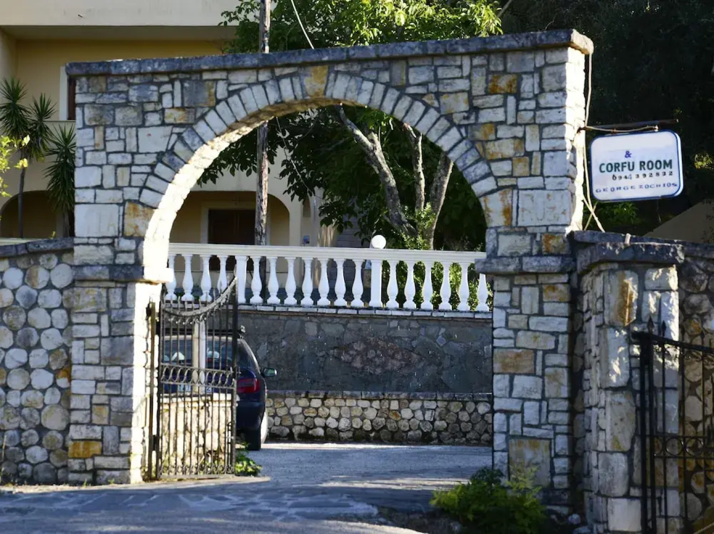 Corfu Room Apartments With big Parking Area