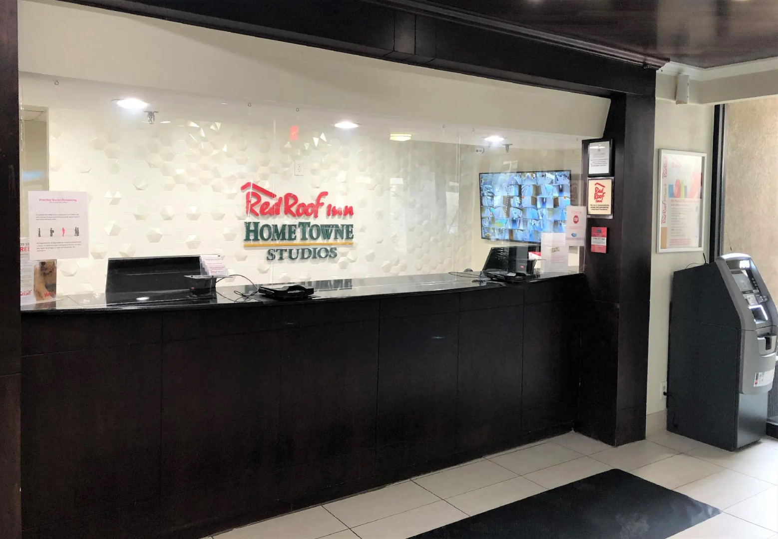 HomeTowne Studios by Red Roof Bordentown - McGuire AFB