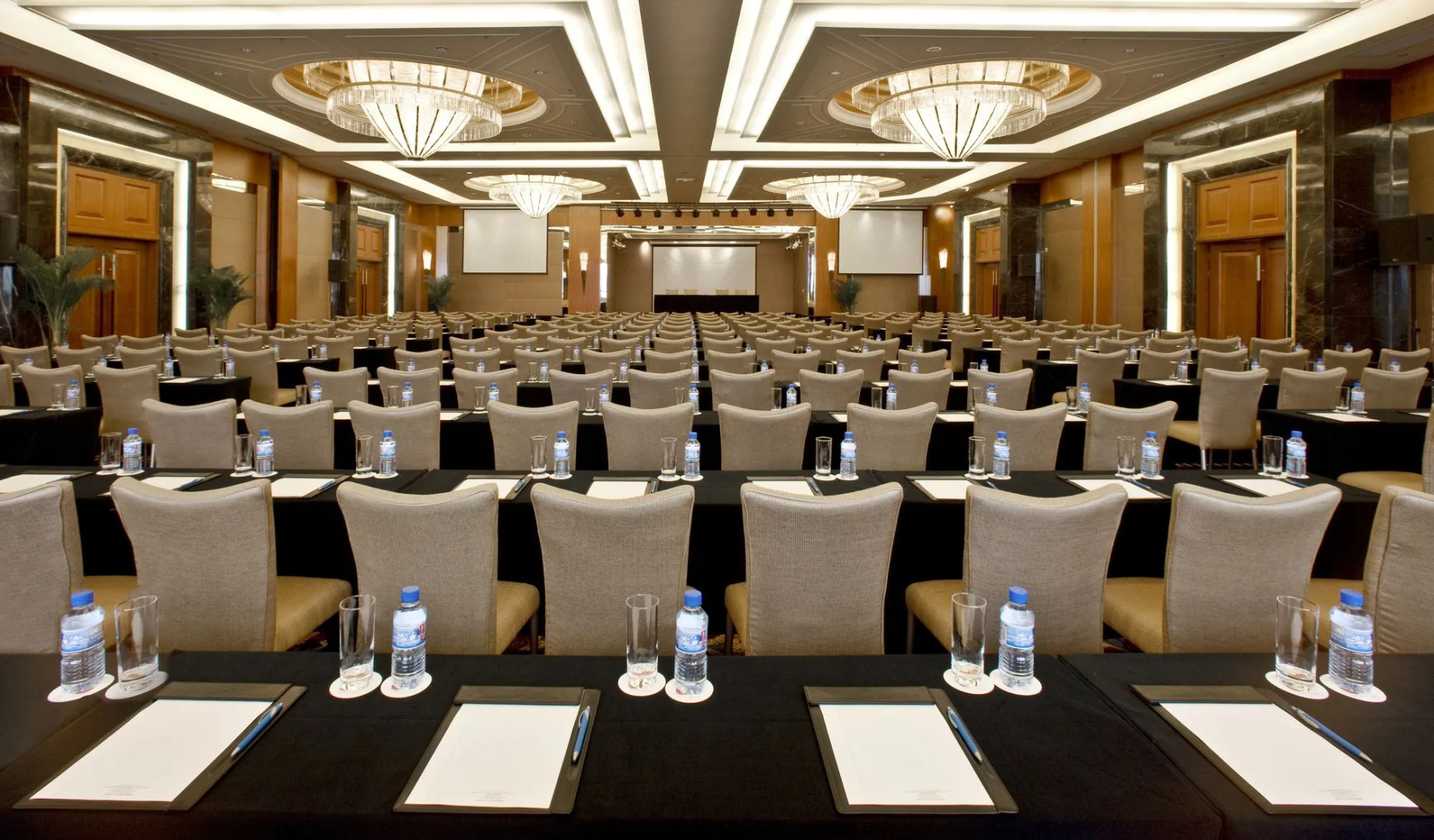 Merryland Traders Hotel