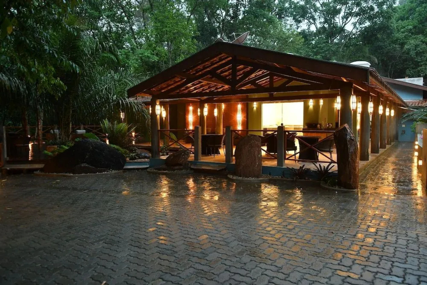 Chão De Folhas Pousada