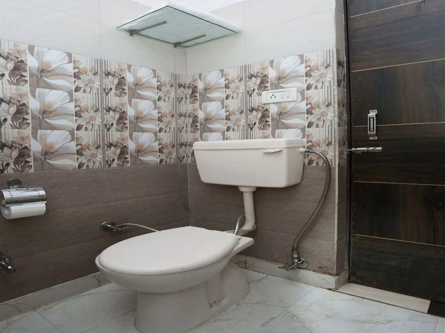 OYO 13388 Hotel Virgo