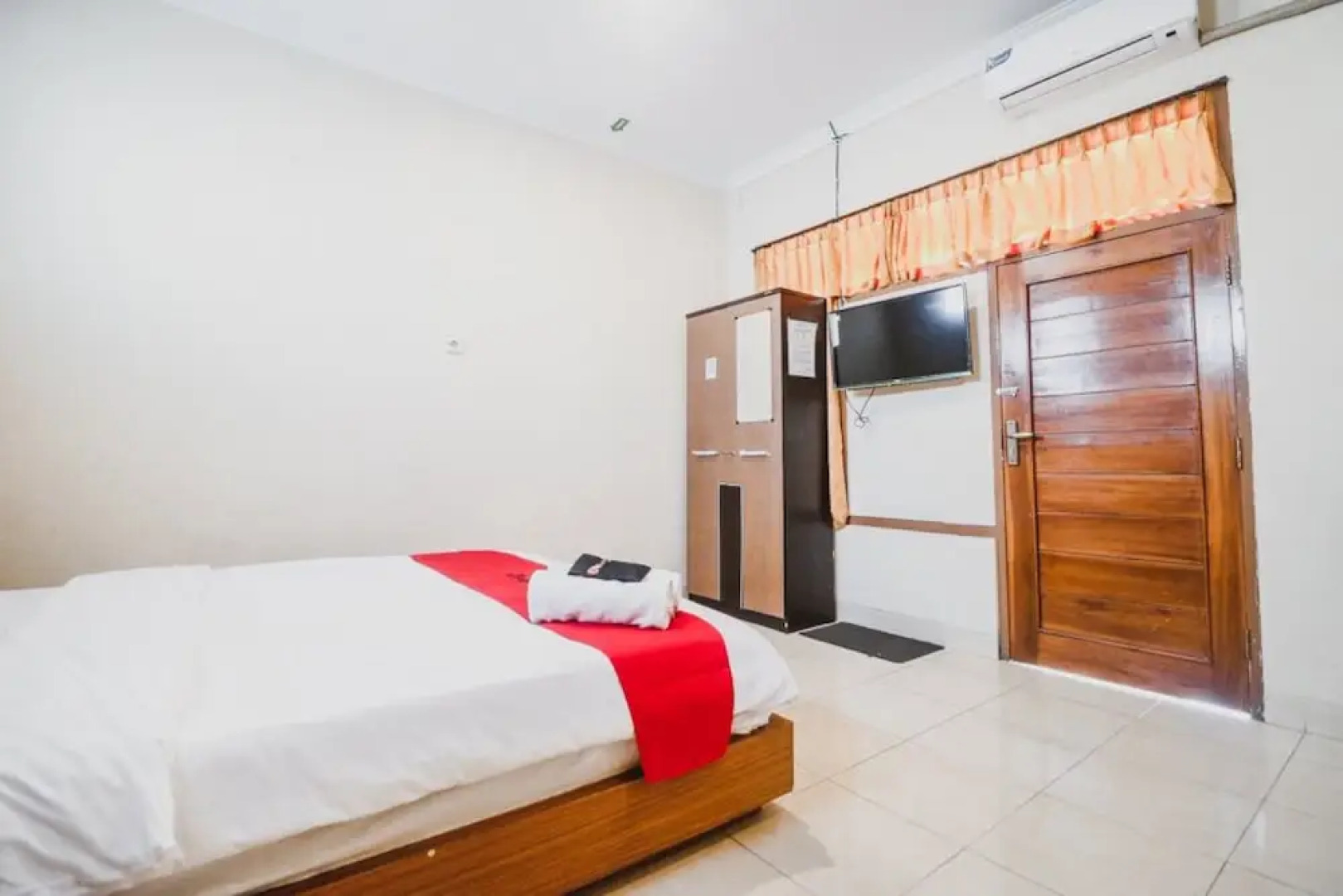 RedDoorz Plus @ Jalan Parangtritis 2