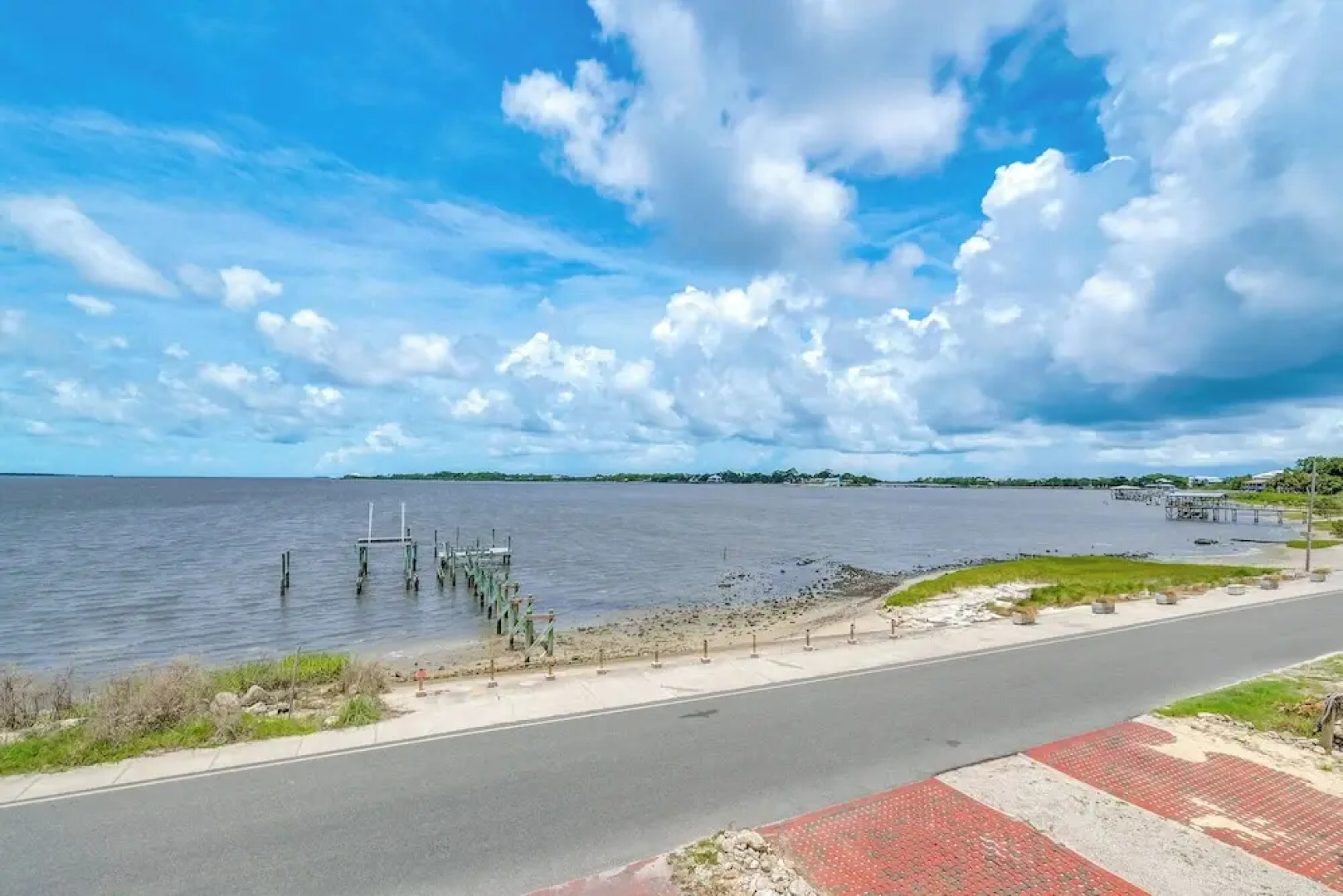 Steps to Beach: Waterfront Cedar Key Home!