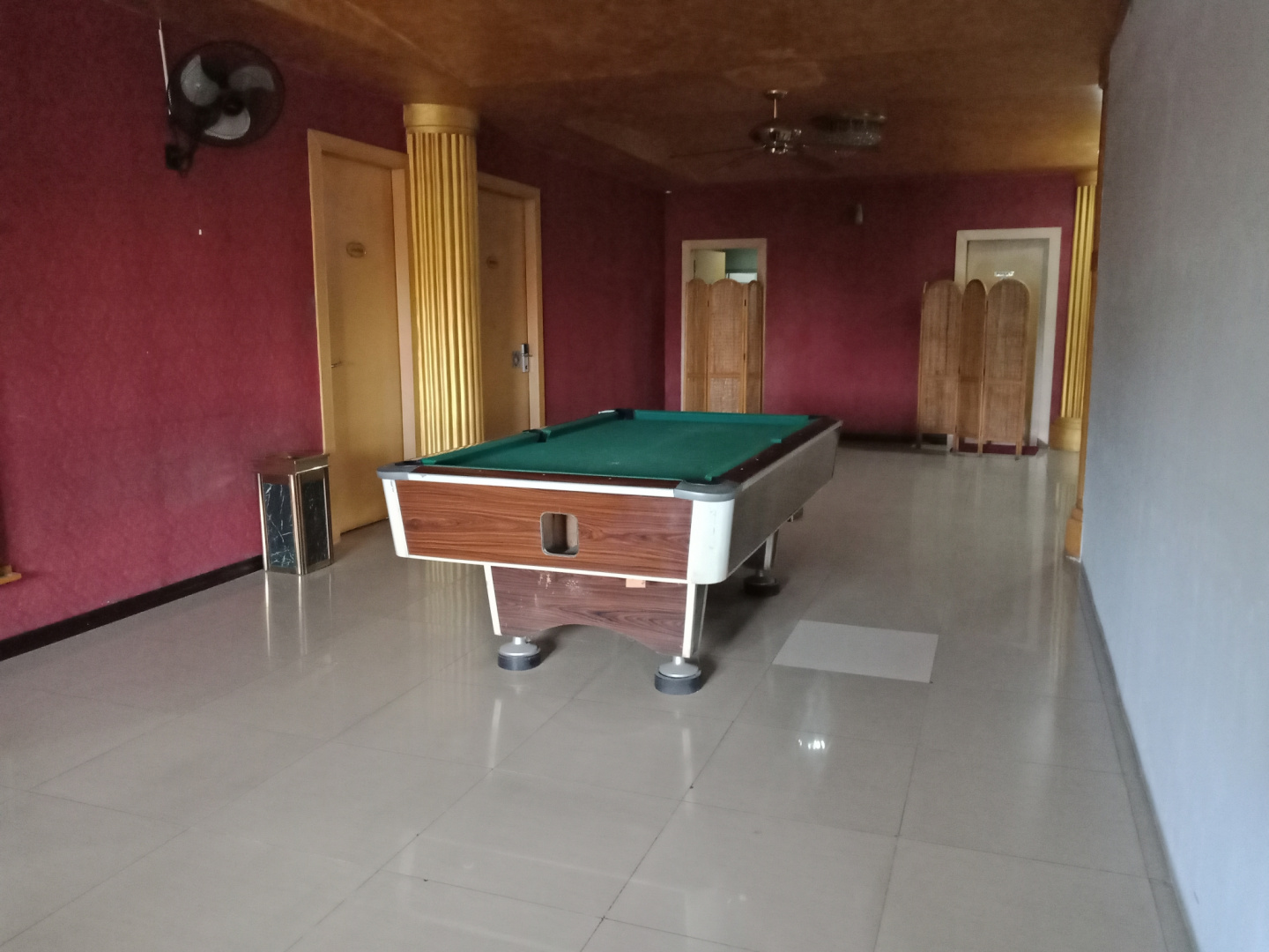 OYO 2574 Z Suites Hotel