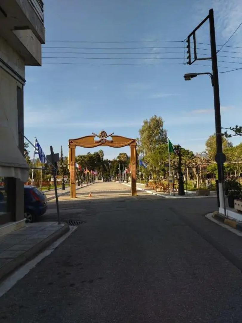 Ρήγας: Όμορφα στο Μεσολόγγι, Διαμέρισμα Β2