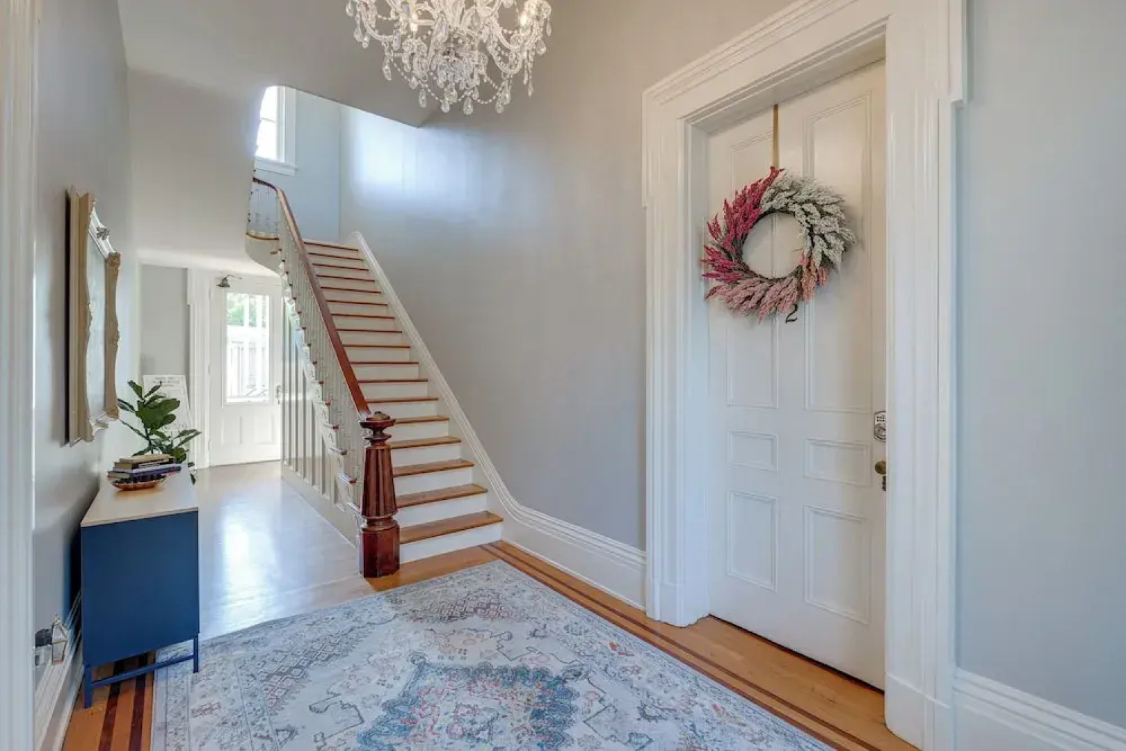 Chic & Historic Apartment ~ 6 Mi to Louisville!