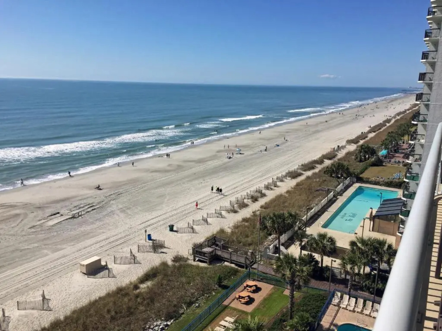 Oceanfront Well Maintained, Walk to Boardwalk, Beach Bars, 902