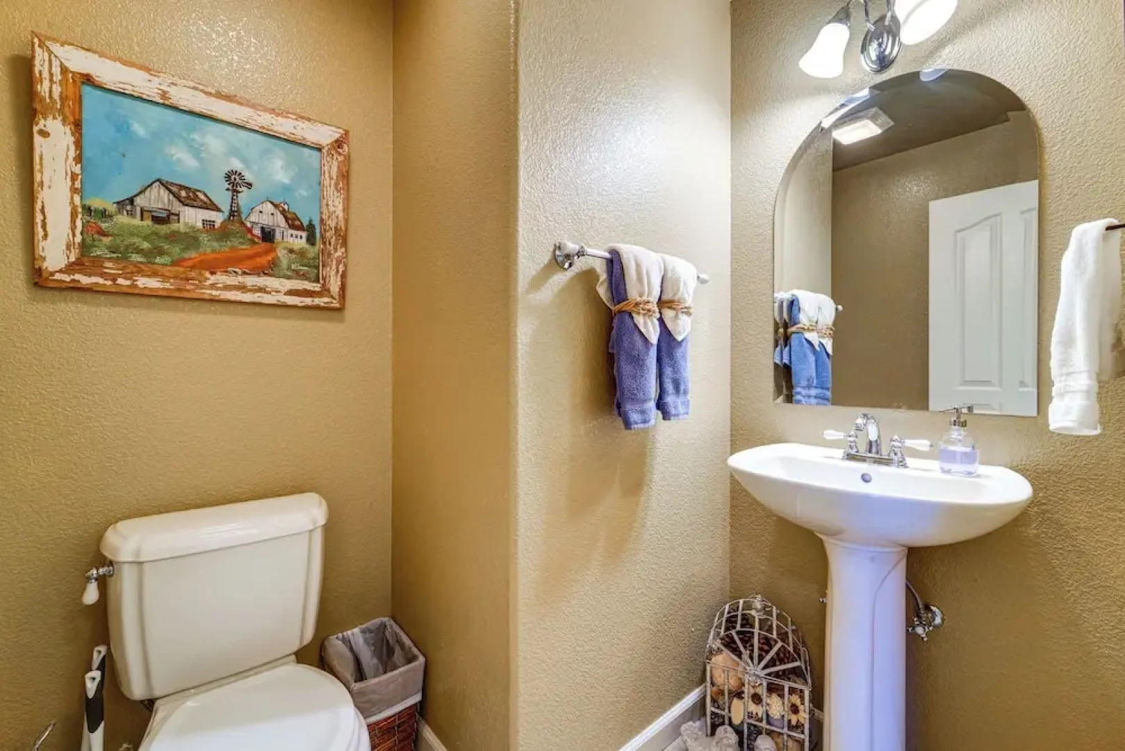 Snowshoe & Sled On-site! Soda Springs Cabin