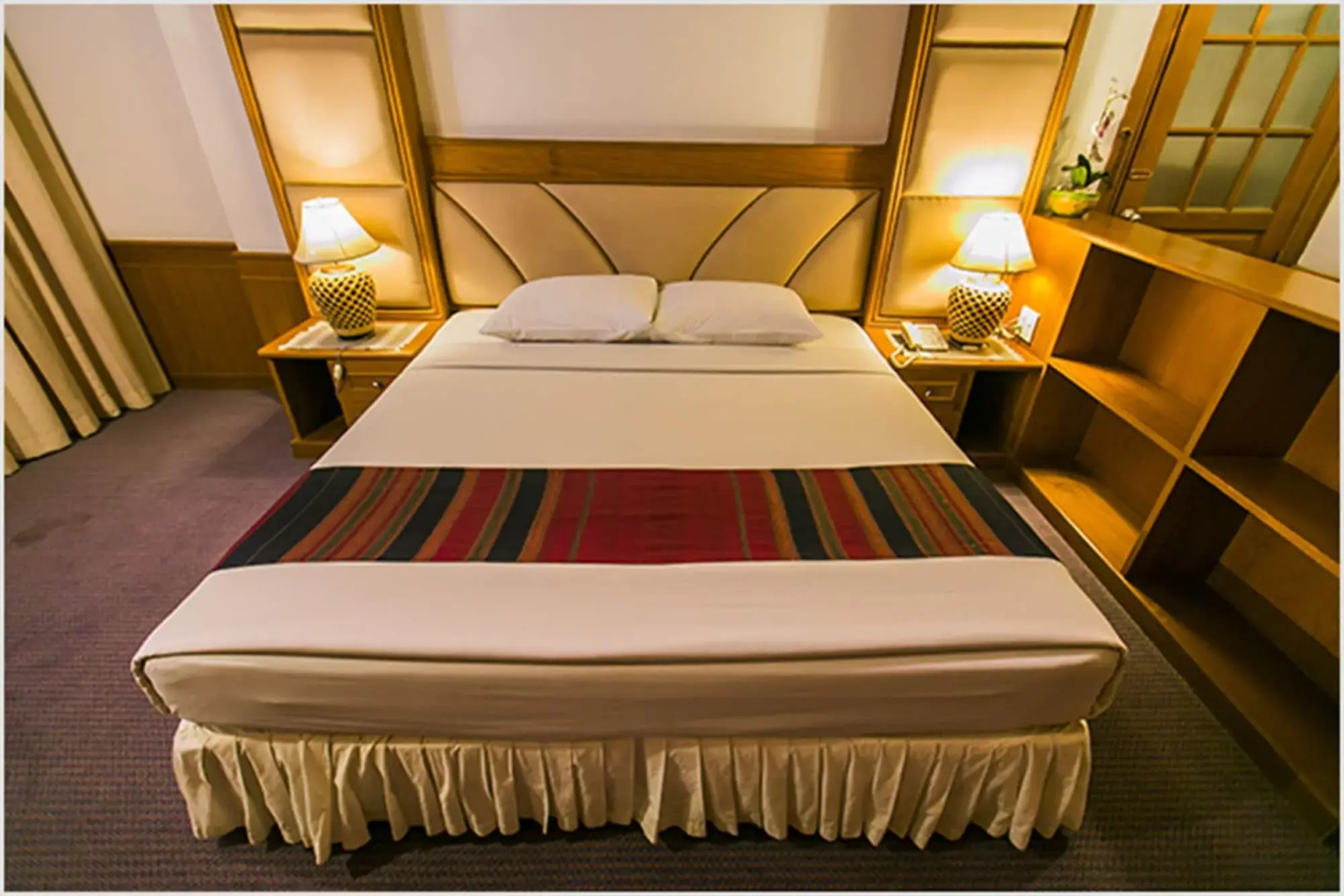 Raya Grand Hotel