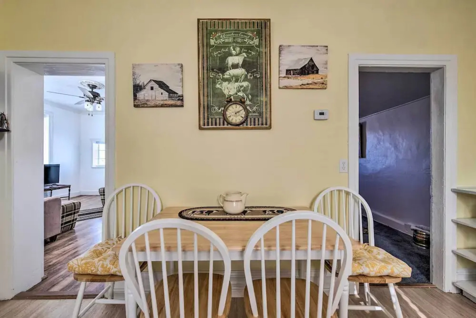 Kik-n-bak Cottage w/ Beautiful Mountain View