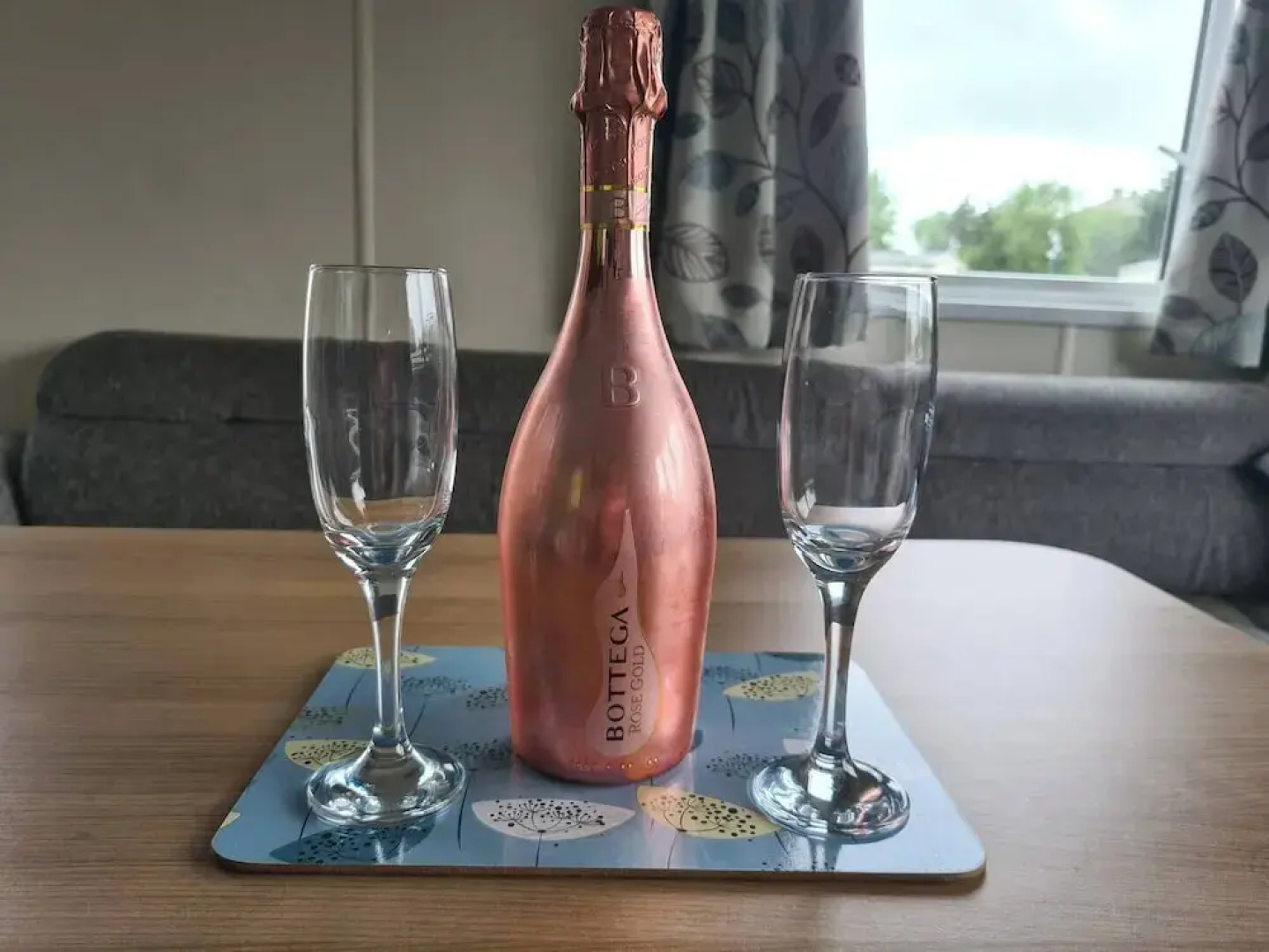 2 Bed Lodge - Sleeps 5 - Parking - Pets - Wifi