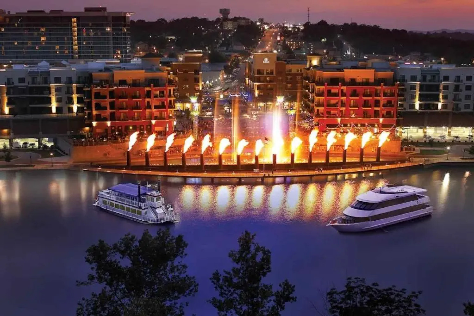 Foothill's Luxury 2BDR Ground Floor Condo in 1000 Hill's