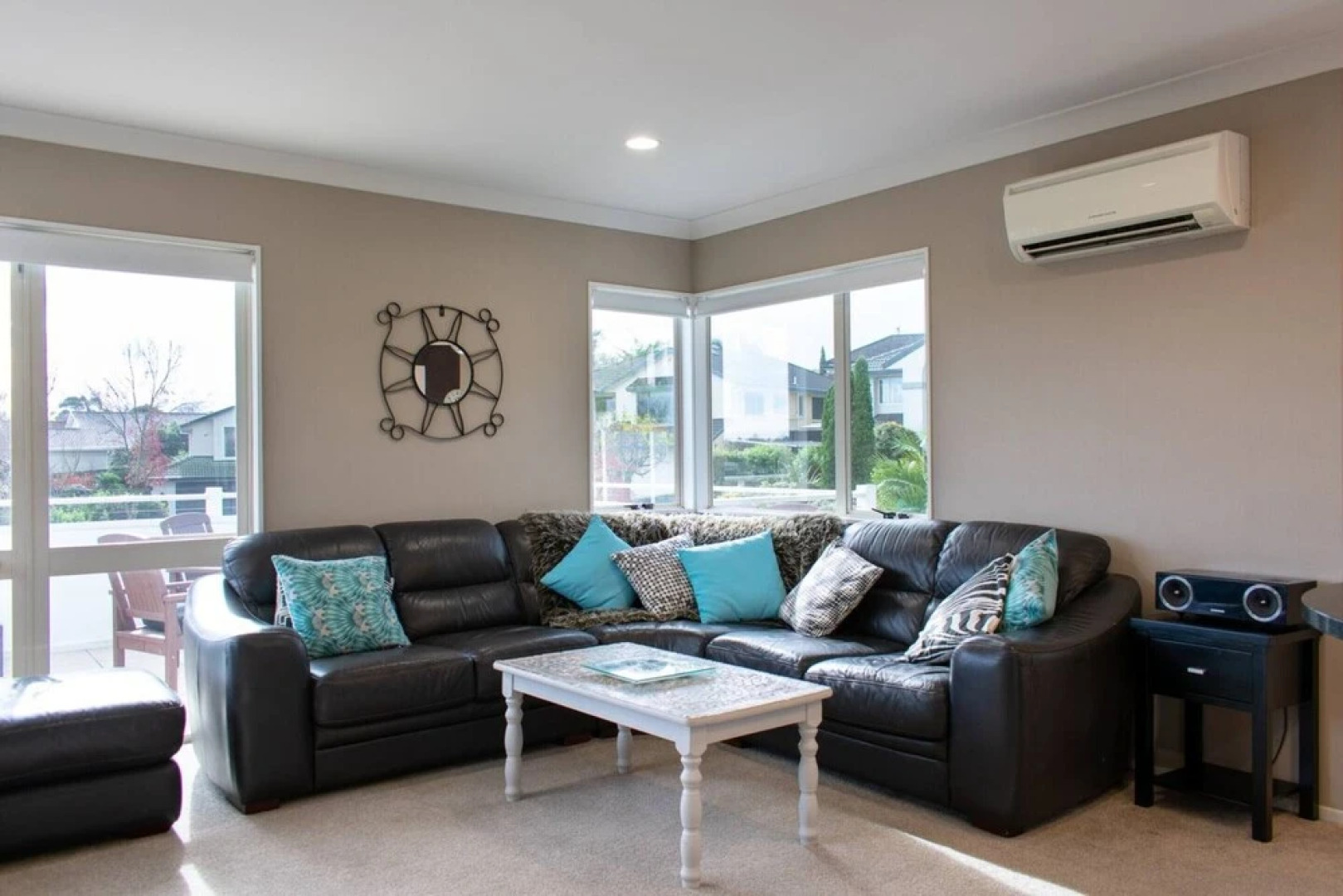 Grand 4 Bedroom Home With Balcony and Garden