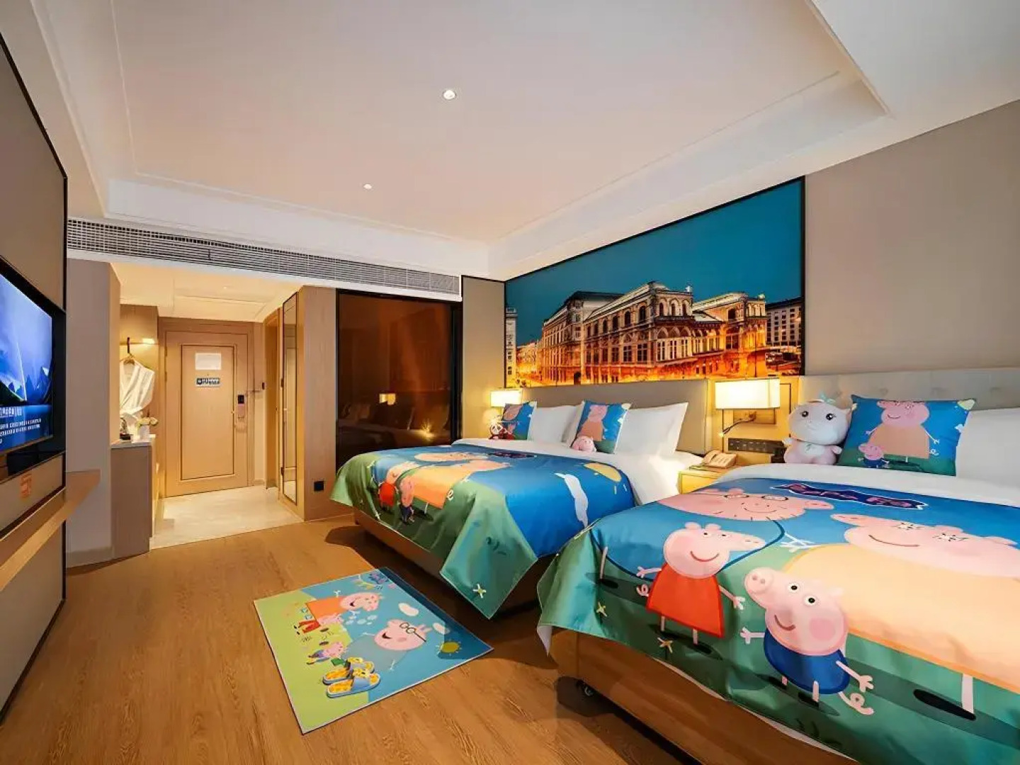 Vienna International Hotel (Luyi Passenger West Station)