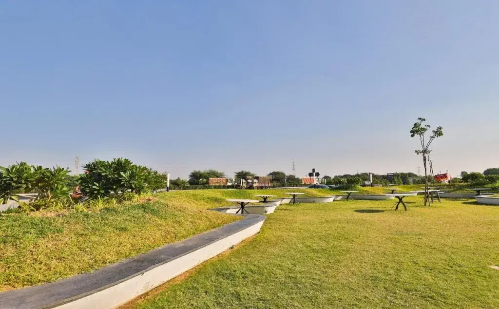 Oyo 26587 the Grand Vatika