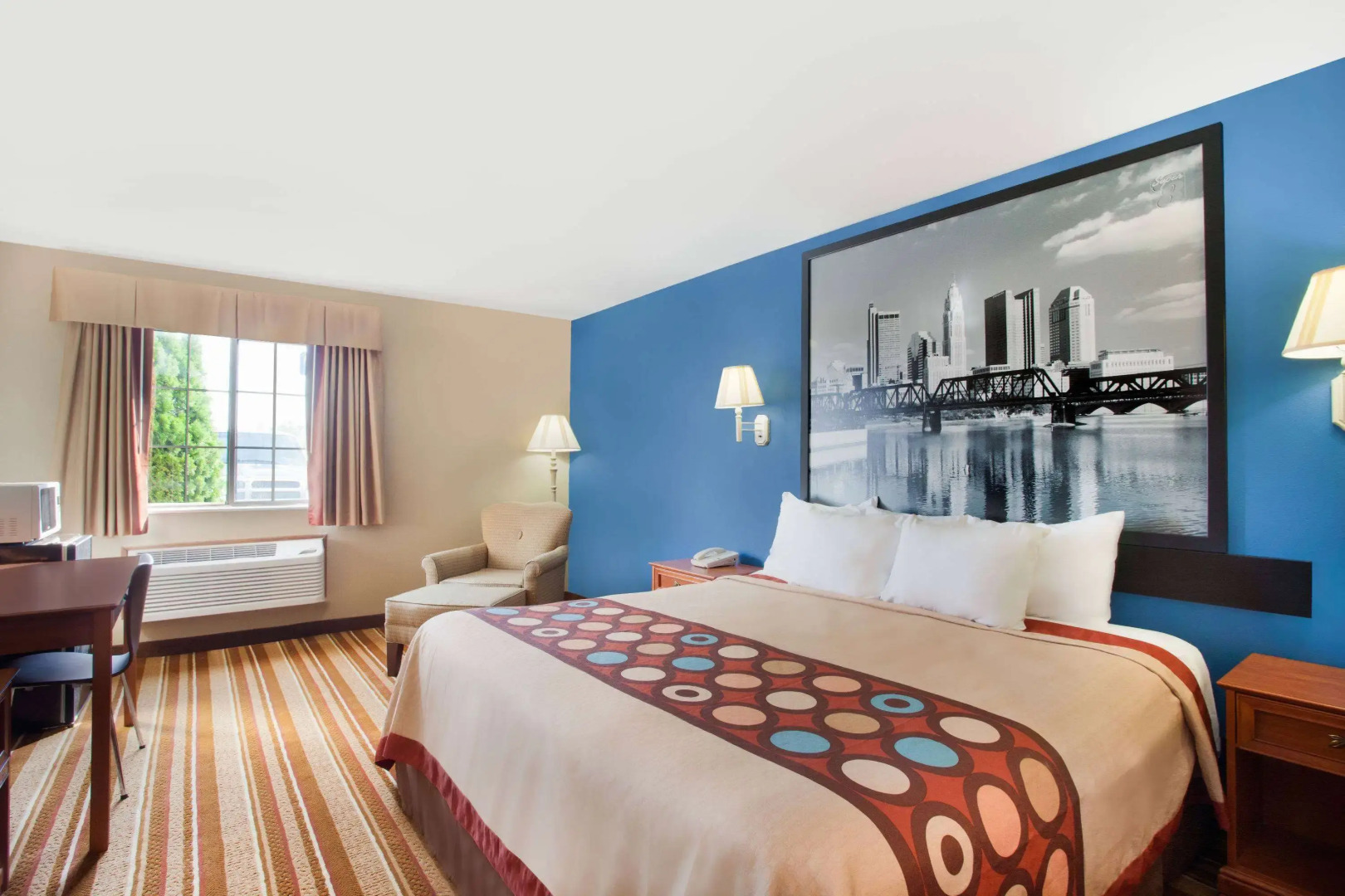 Super 8 by Wyndham Defiance