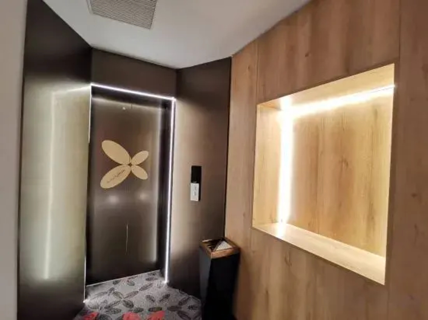 Aijudie Design Hotel (Haicheng Railway Station Darunfa)