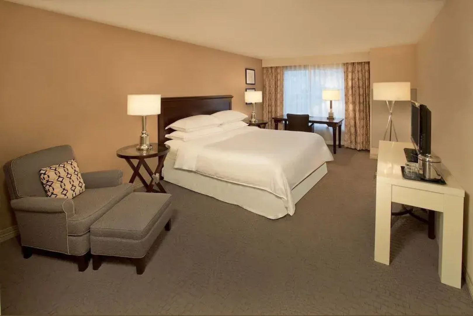 Sheraton Louisville Riverside Hotel