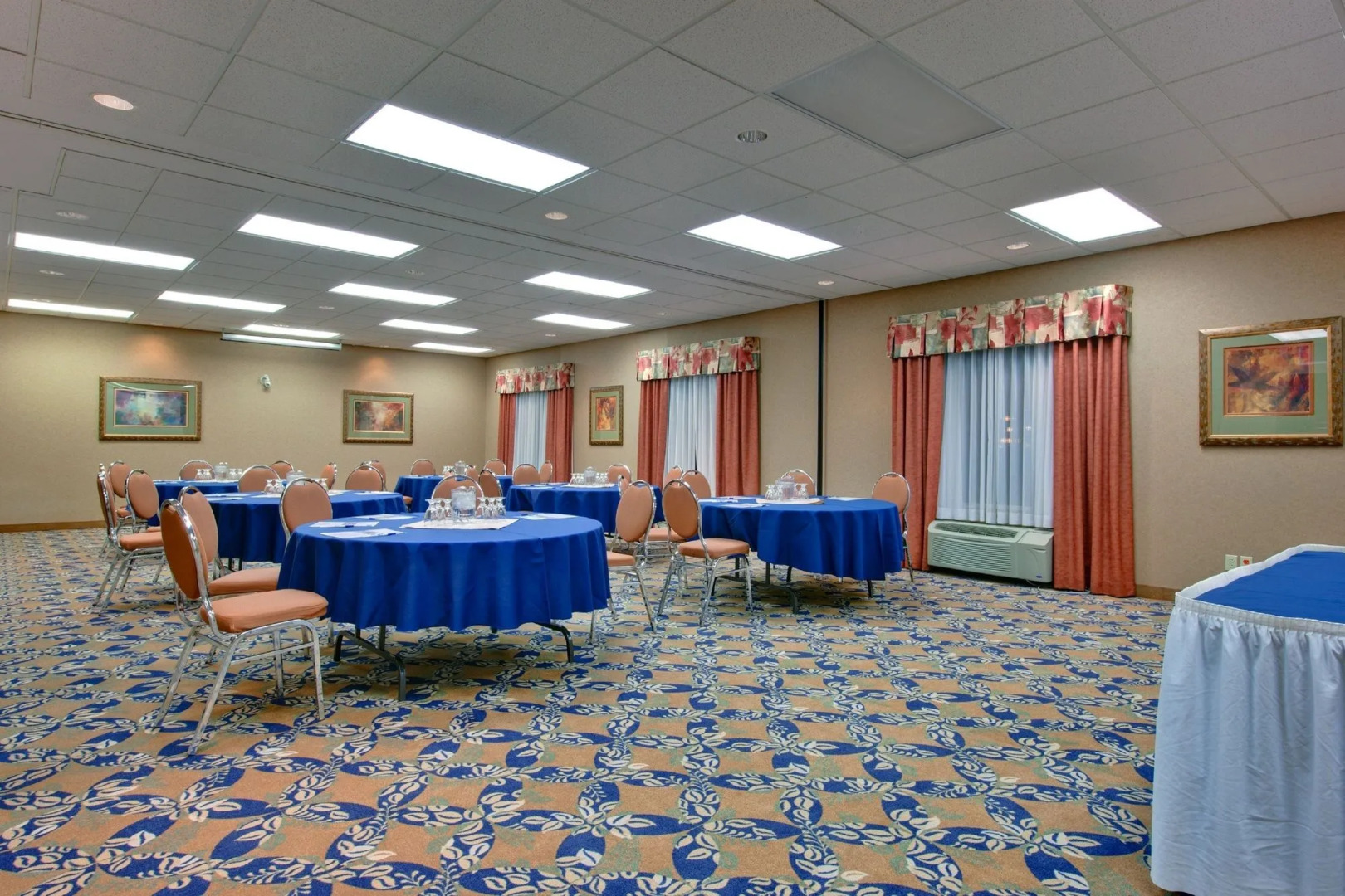 Holiday Inn Express & Suites Saskatoon by IHG