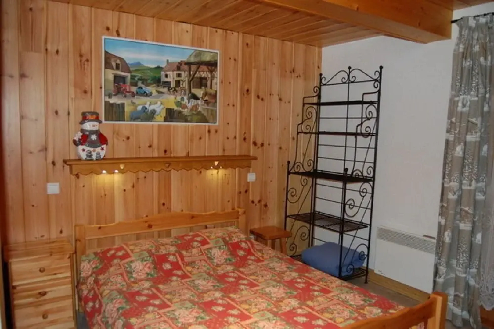 Spacious Holiday Home Near Center of Champagny