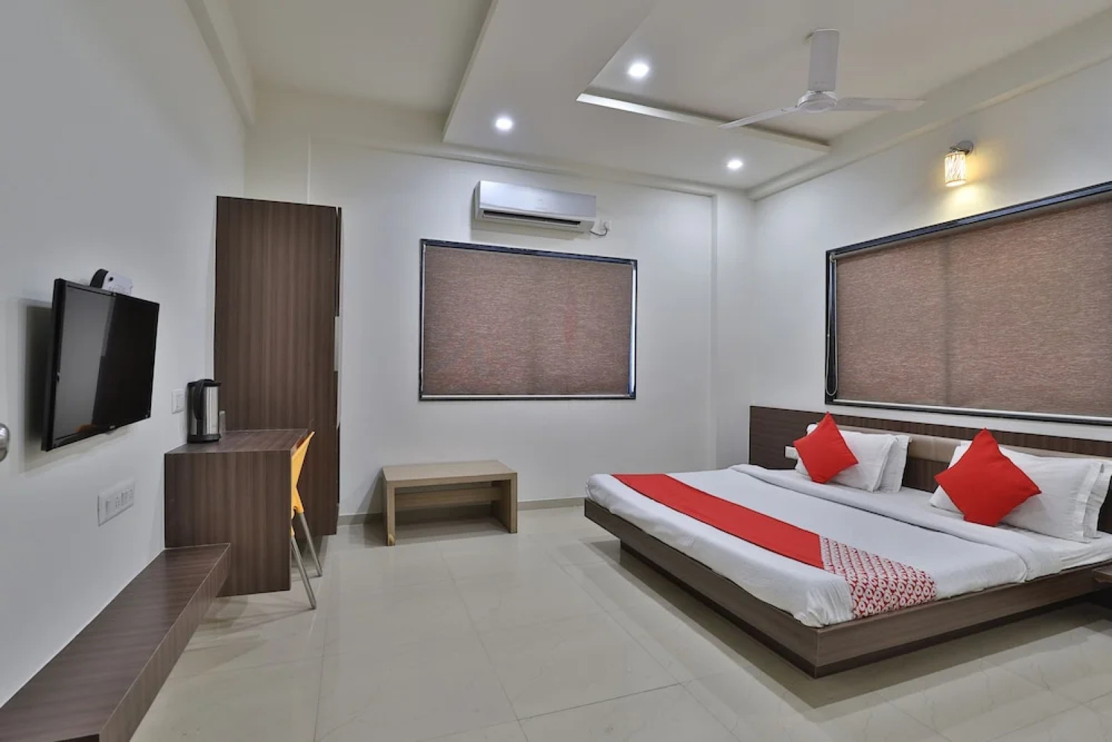 OYO 41737 Hotel Atithi