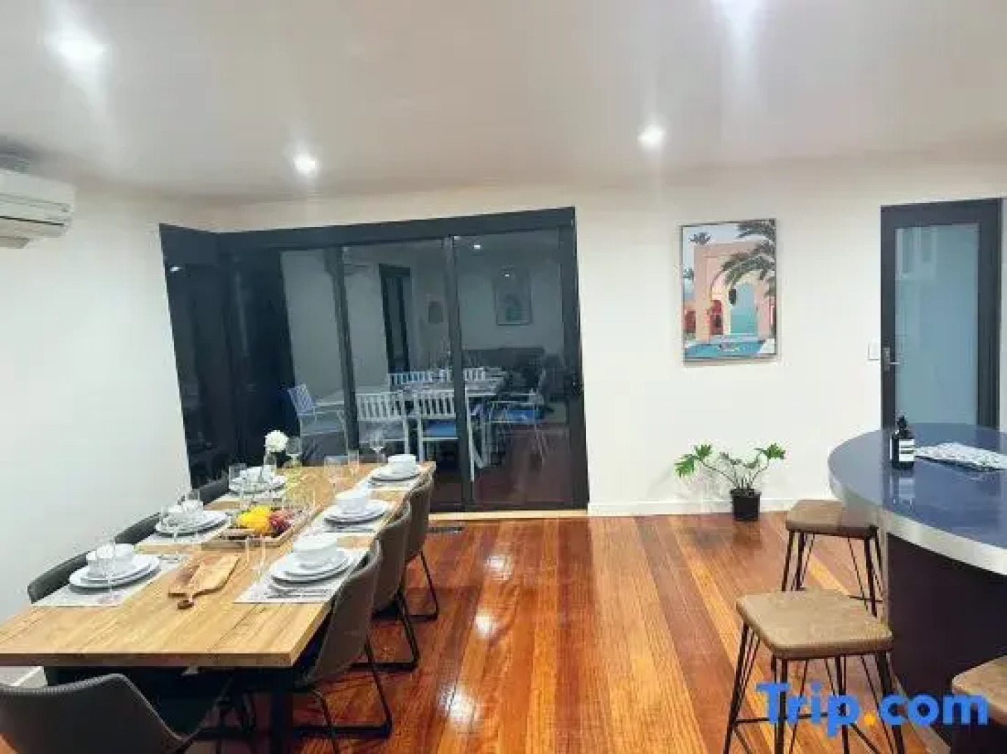 Lipscombe Mt Wellington view luxury house