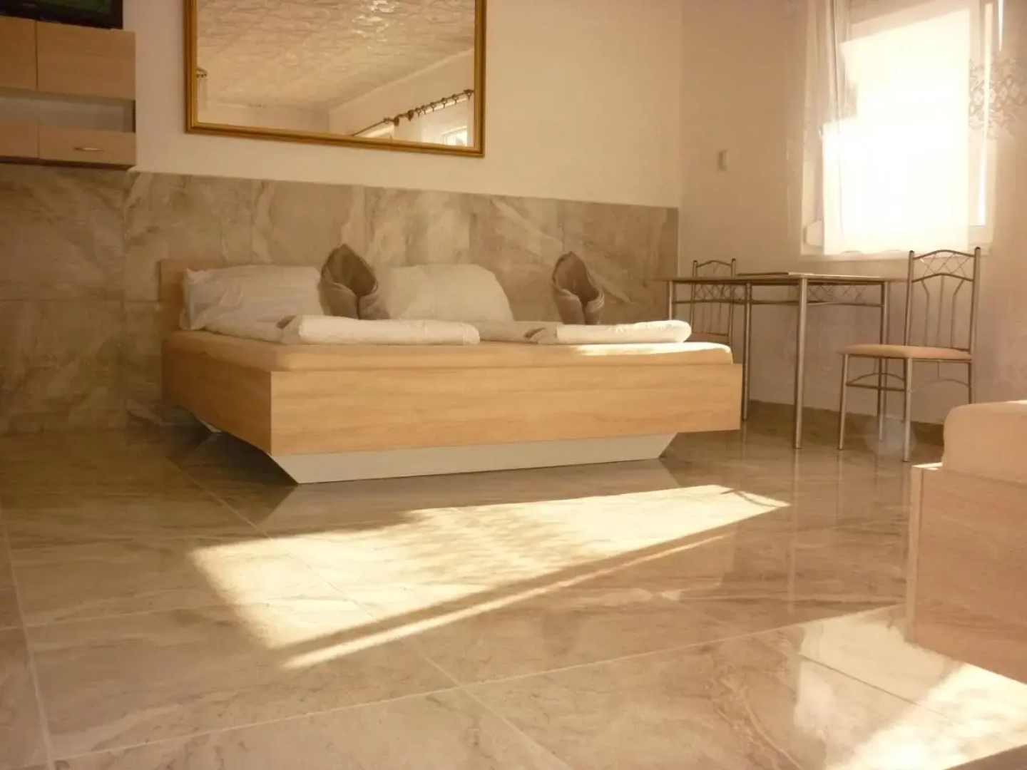 R1 Rolléder Apartman-ház