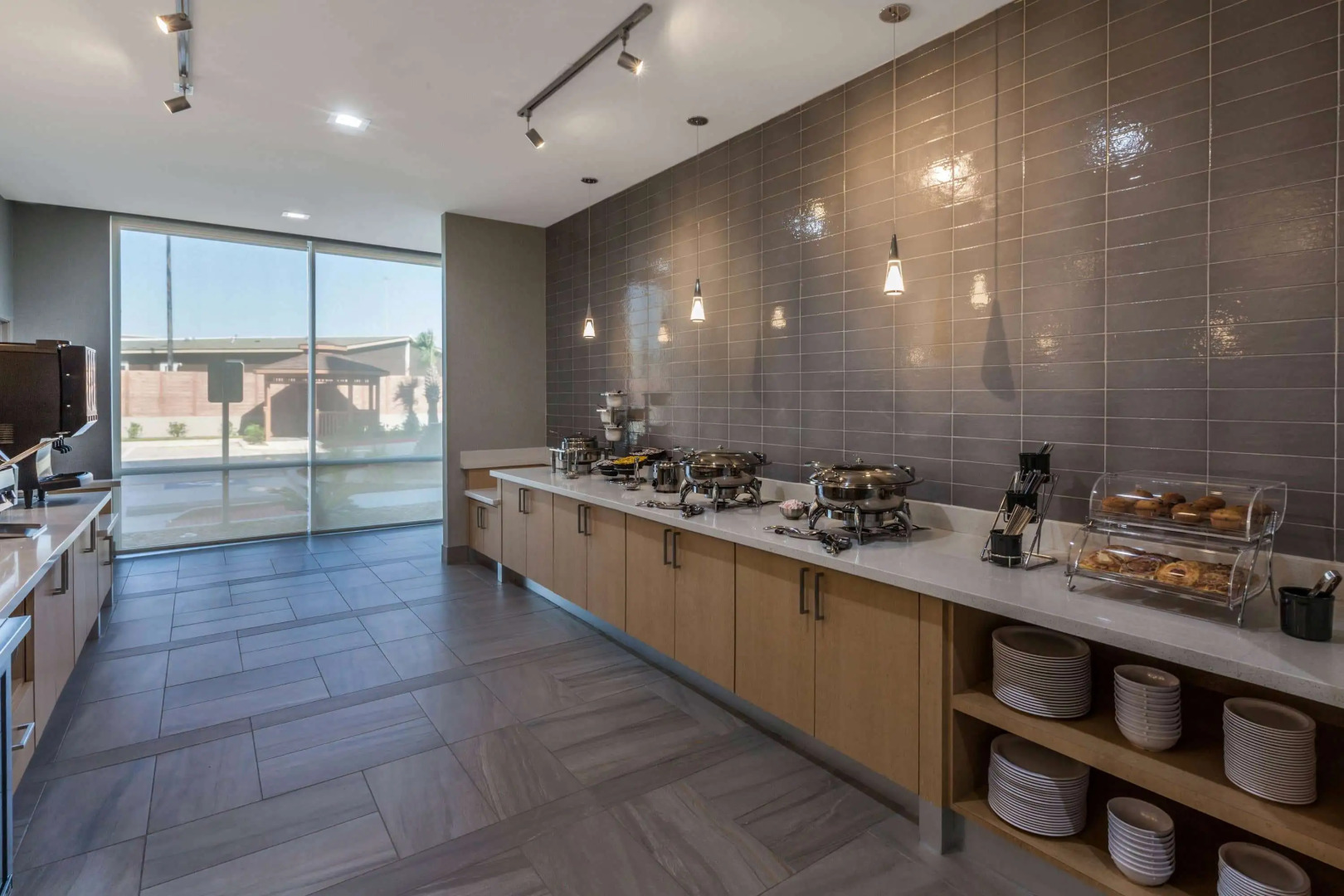 La Quinta Inn & Suites by Wyndham Houston East at Sheldon Rd