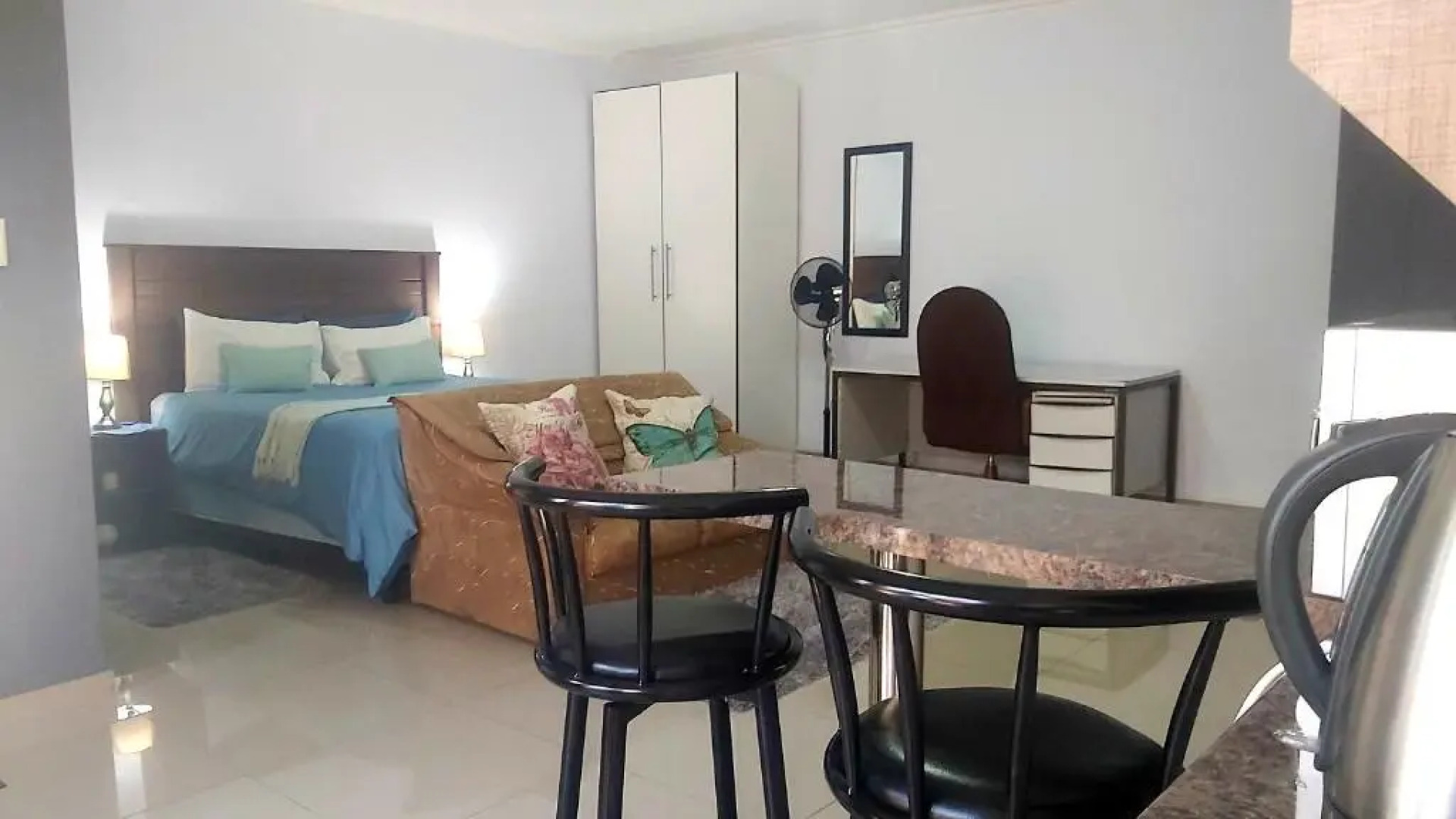 Kayalako on 4th Avenue