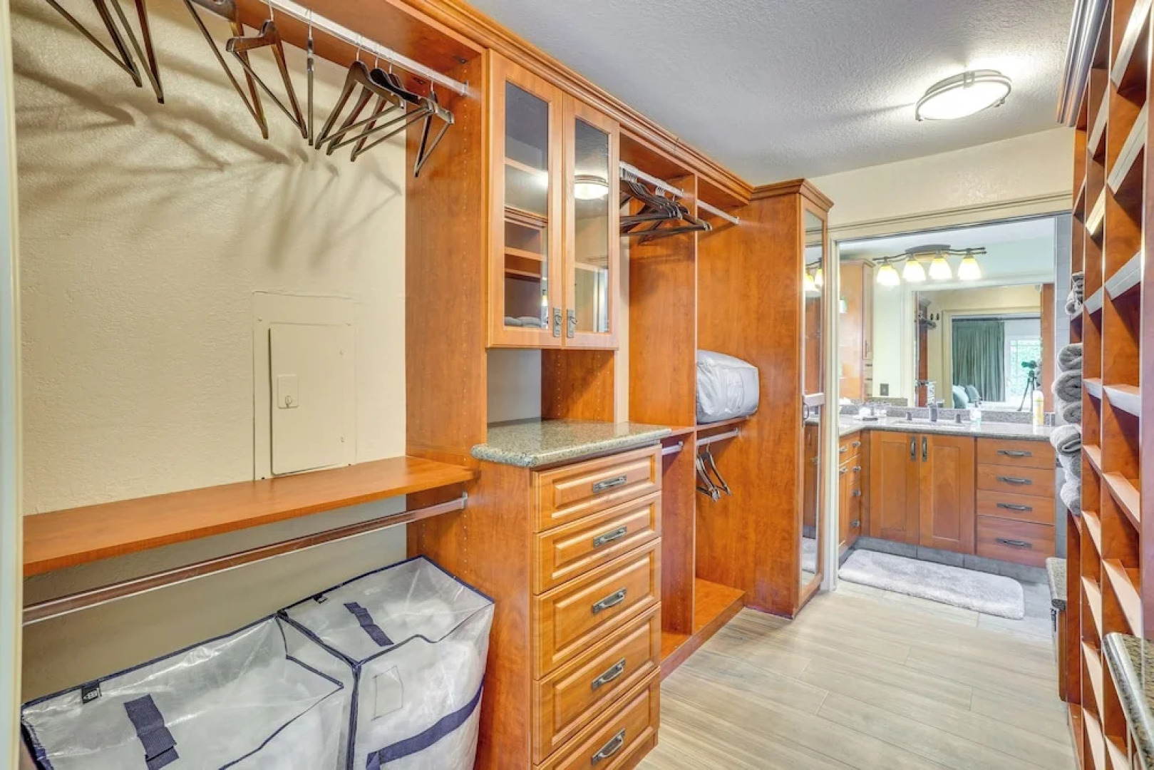 Lovely Tustin Home w/ Outdoor Kitchen: 3 Mi to Zoo