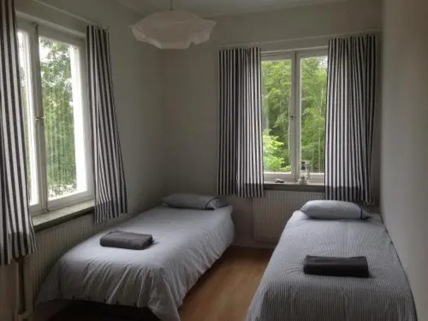 Brukets Marina Guest House