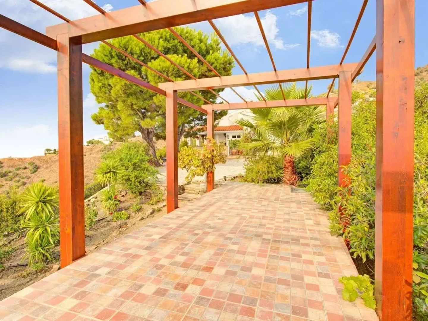 Serene Holiday Home in Sayalonga With Private Pool