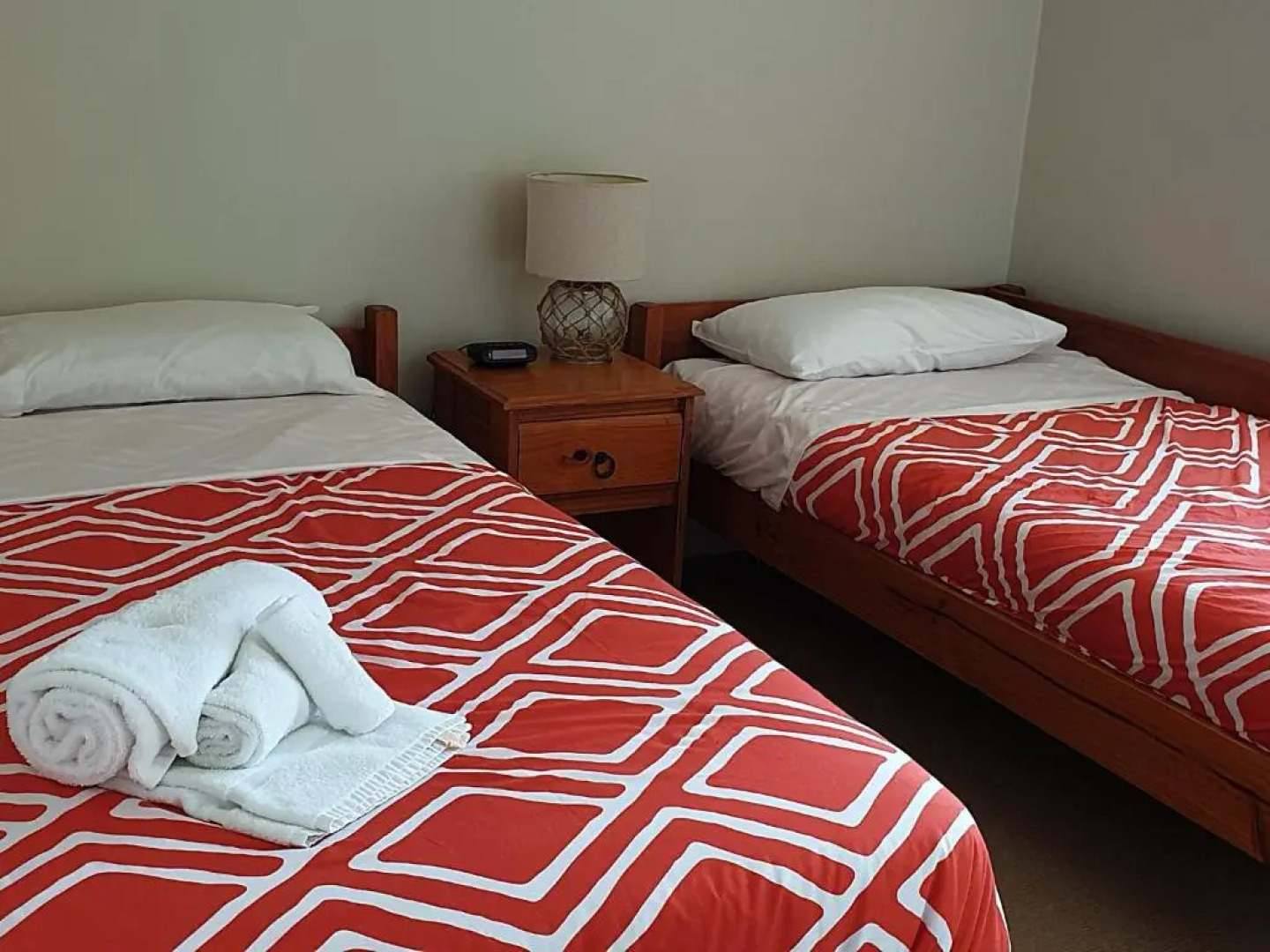 Toowoon Beach View 3br Villa 4 just steps to beach with views