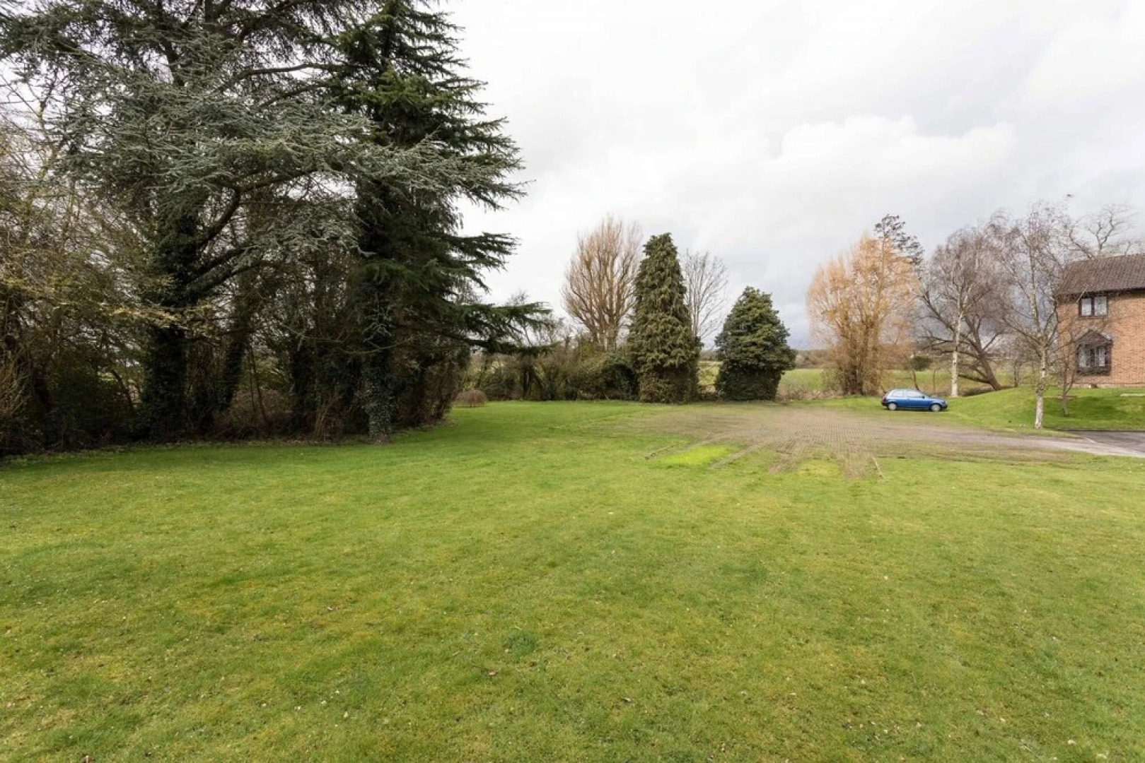 Park View- Close to East Surrey Hospital- Self Contained 2 bed