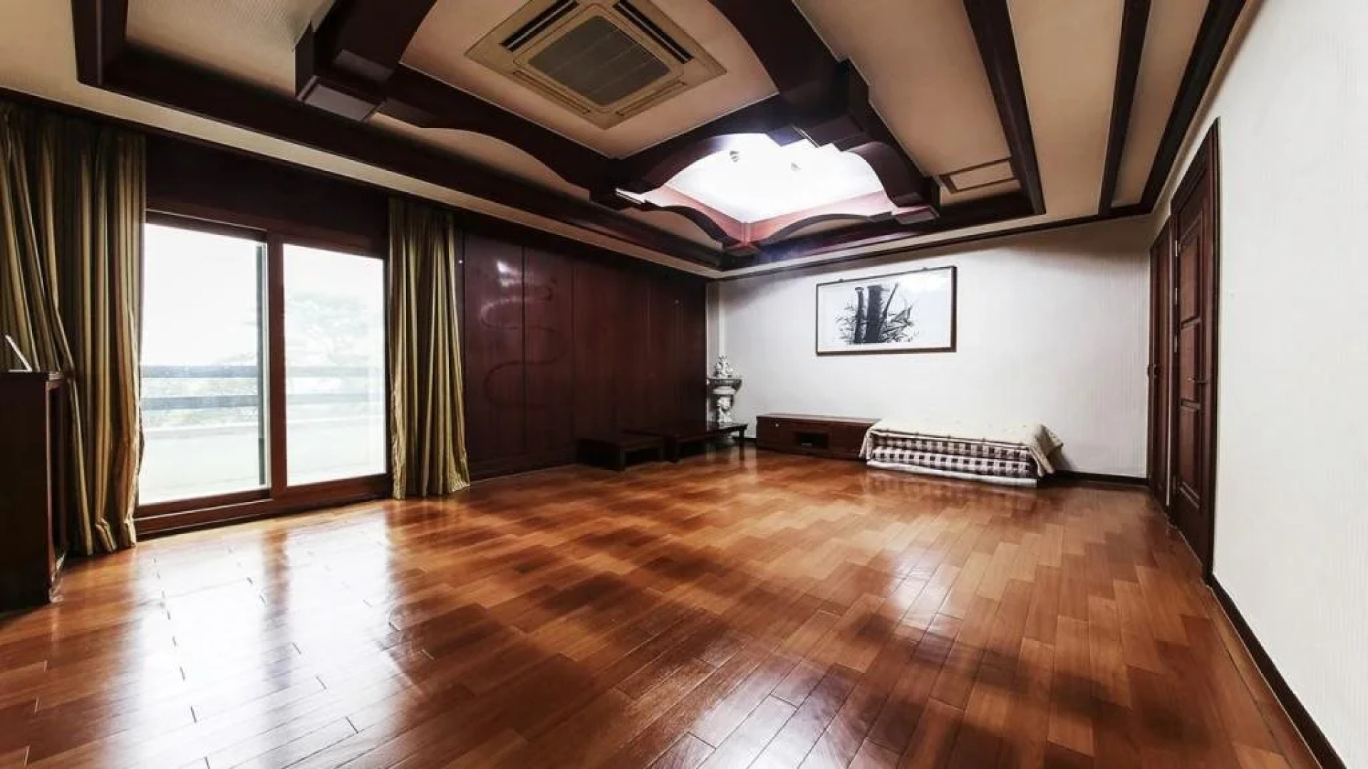 GunSan Riverhill Hotel