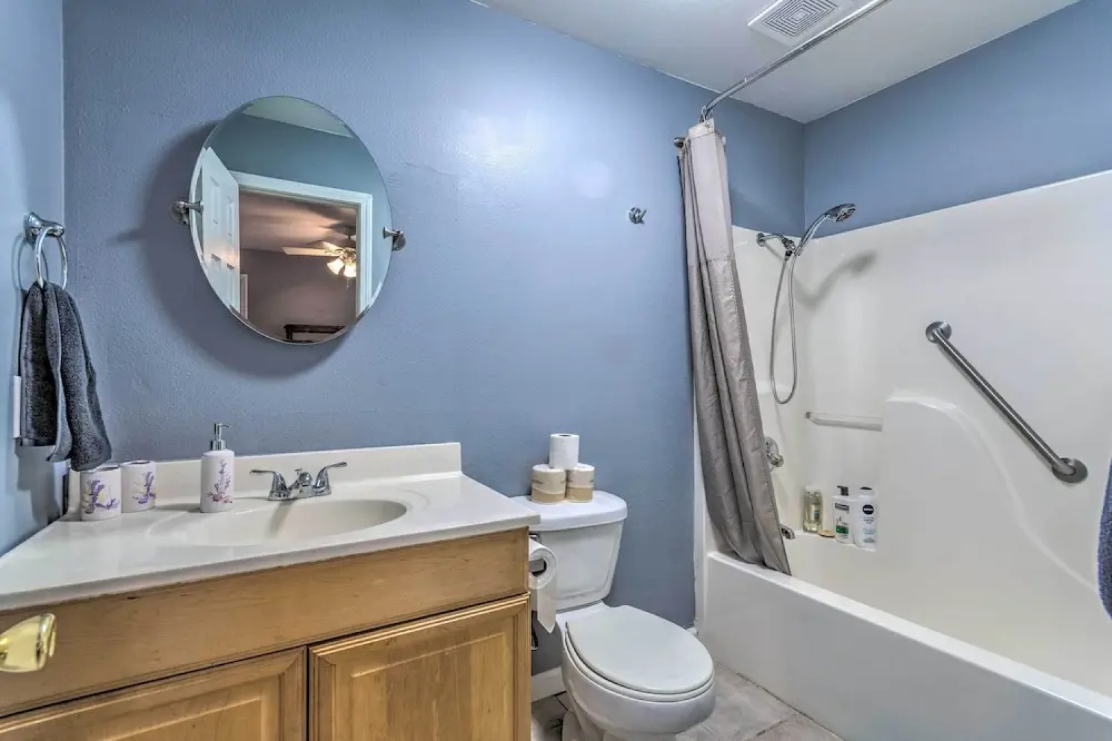 Modern Hot Springs Condo w/ Dock on Lake Hamilton!