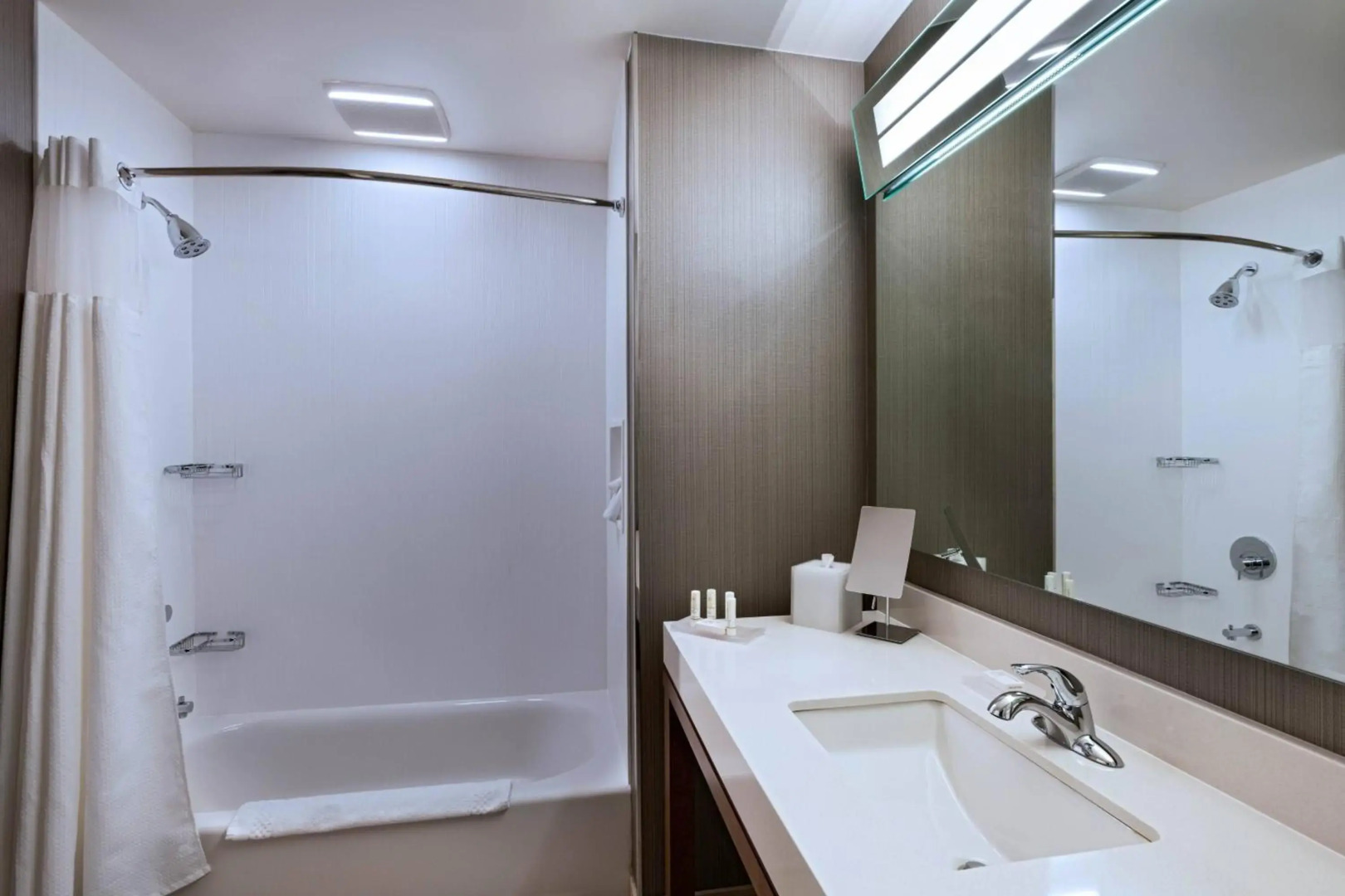 Courtyard by Marriott Dallas Grand Prairie