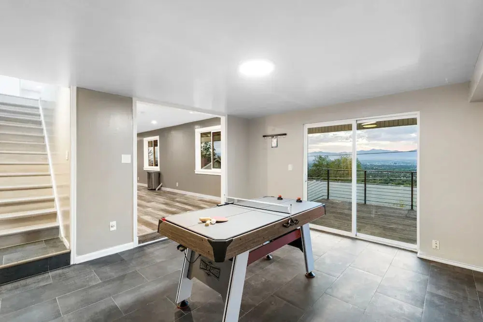 Millcreek Villa: Scenic Fun & Games Getaway! 5 Bedroom Home by RedAwning