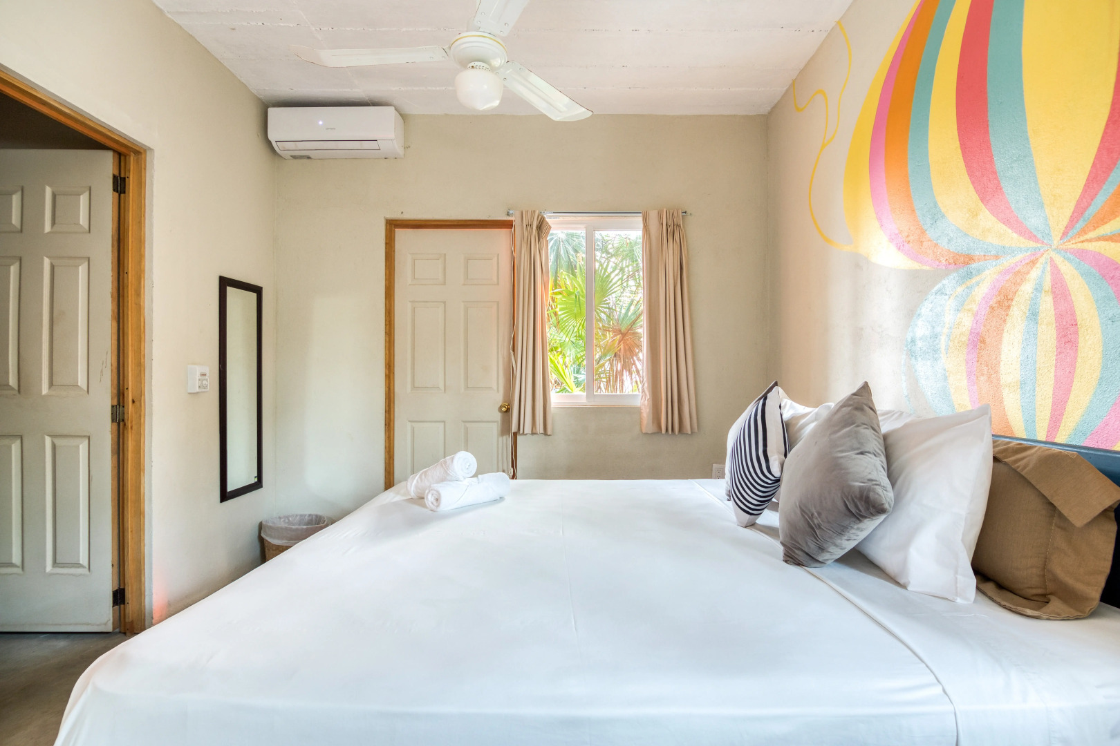 Nílu Puerto Escondido by Selina