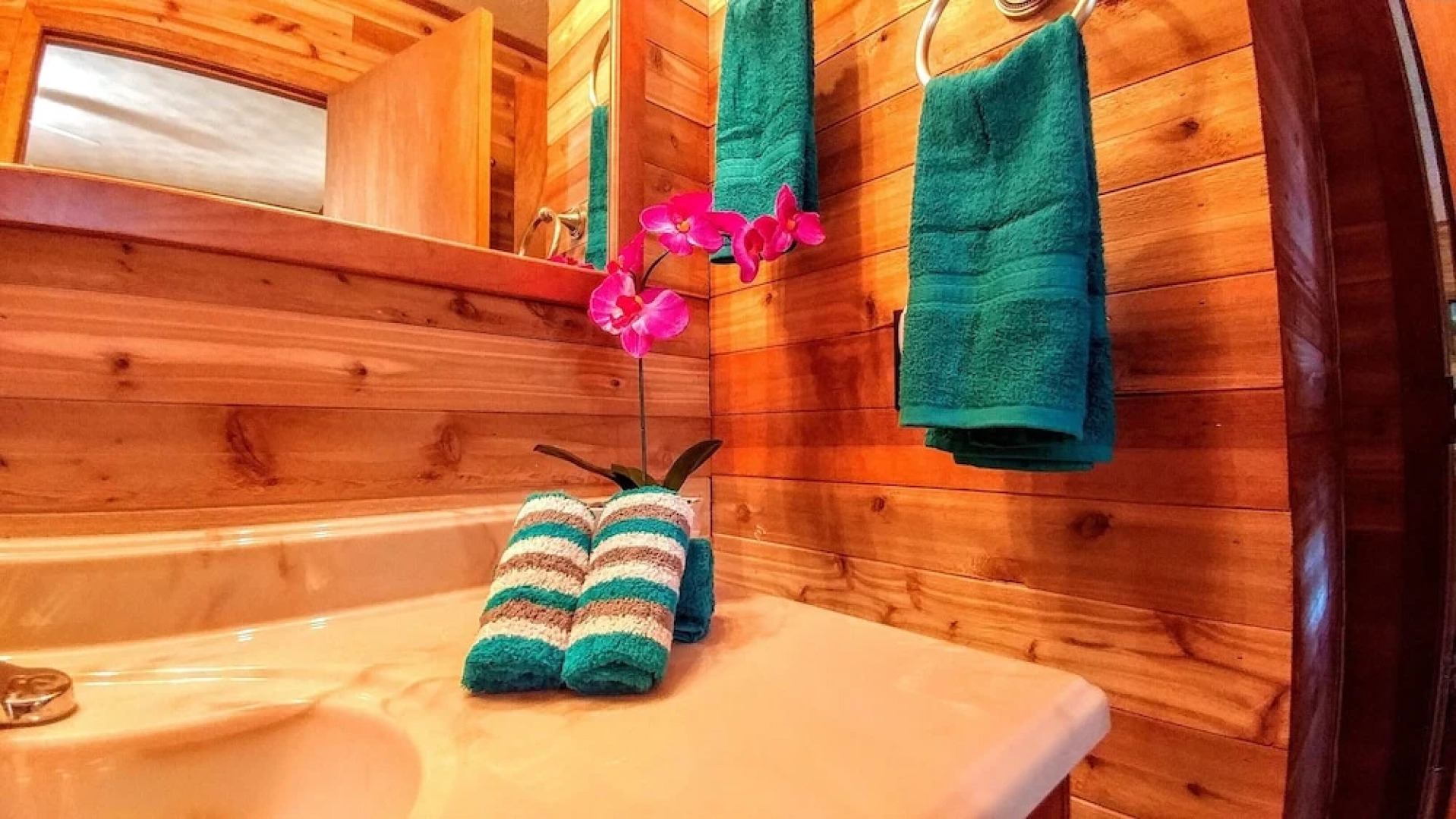 Bear With Us - Two Bedroom Cabin